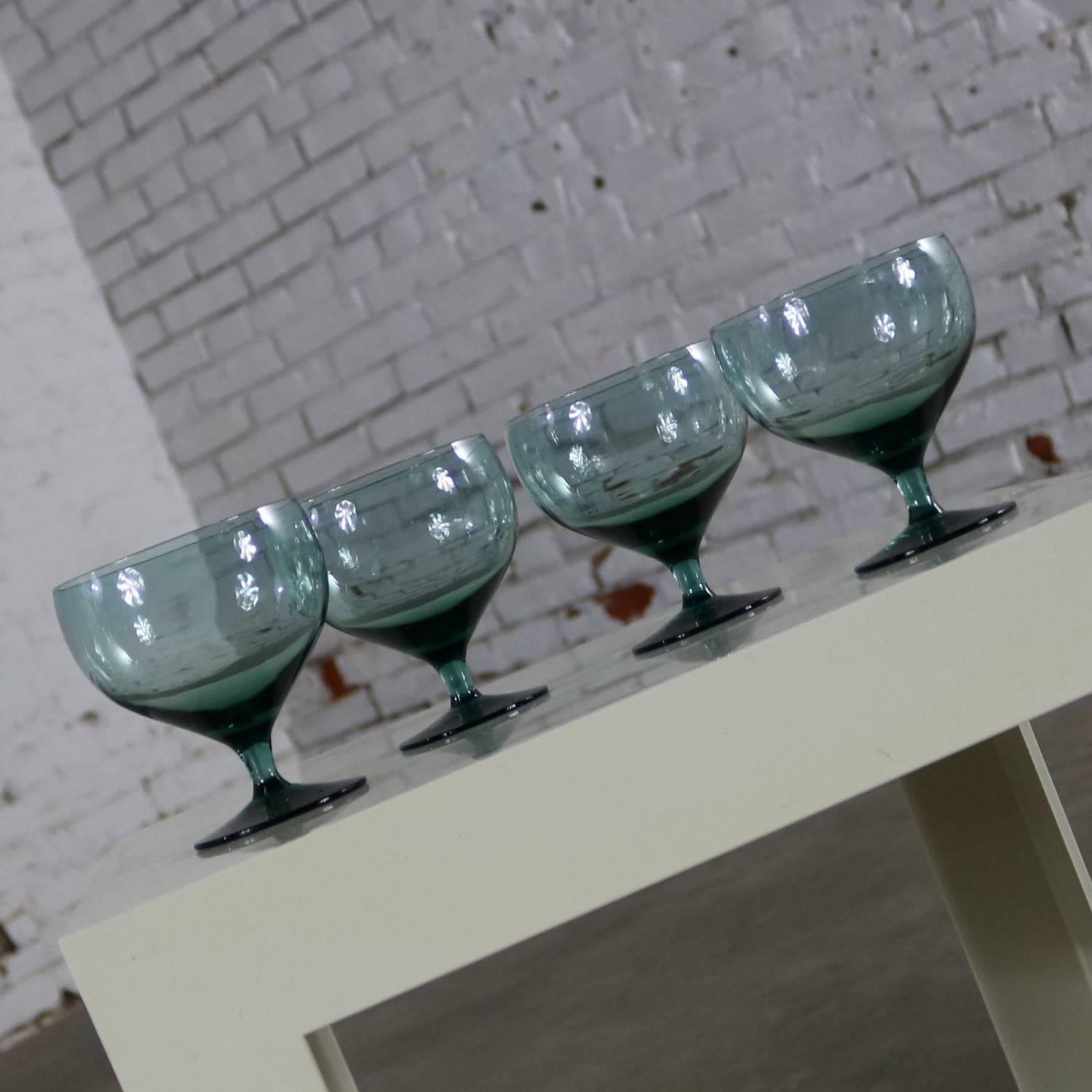 Russel Wright Morgantown American Modern Sea-Foam Champagne Coupes or Goblets In Good Condition In Topeka, KS
