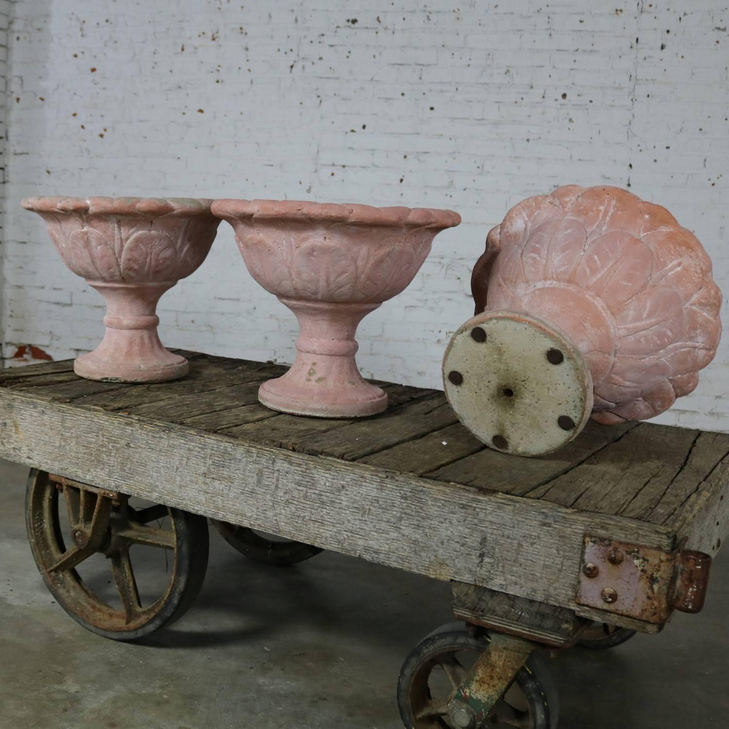 Antique Concrete Garden Urns In Good Condition In Topeka, KS