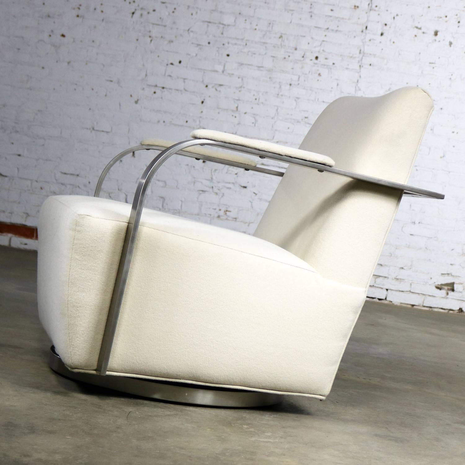 Thayer Coggin 1086 Zac Swivel Lounge Chair White and Satin Nickel In Good Condition In Topeka, KS
