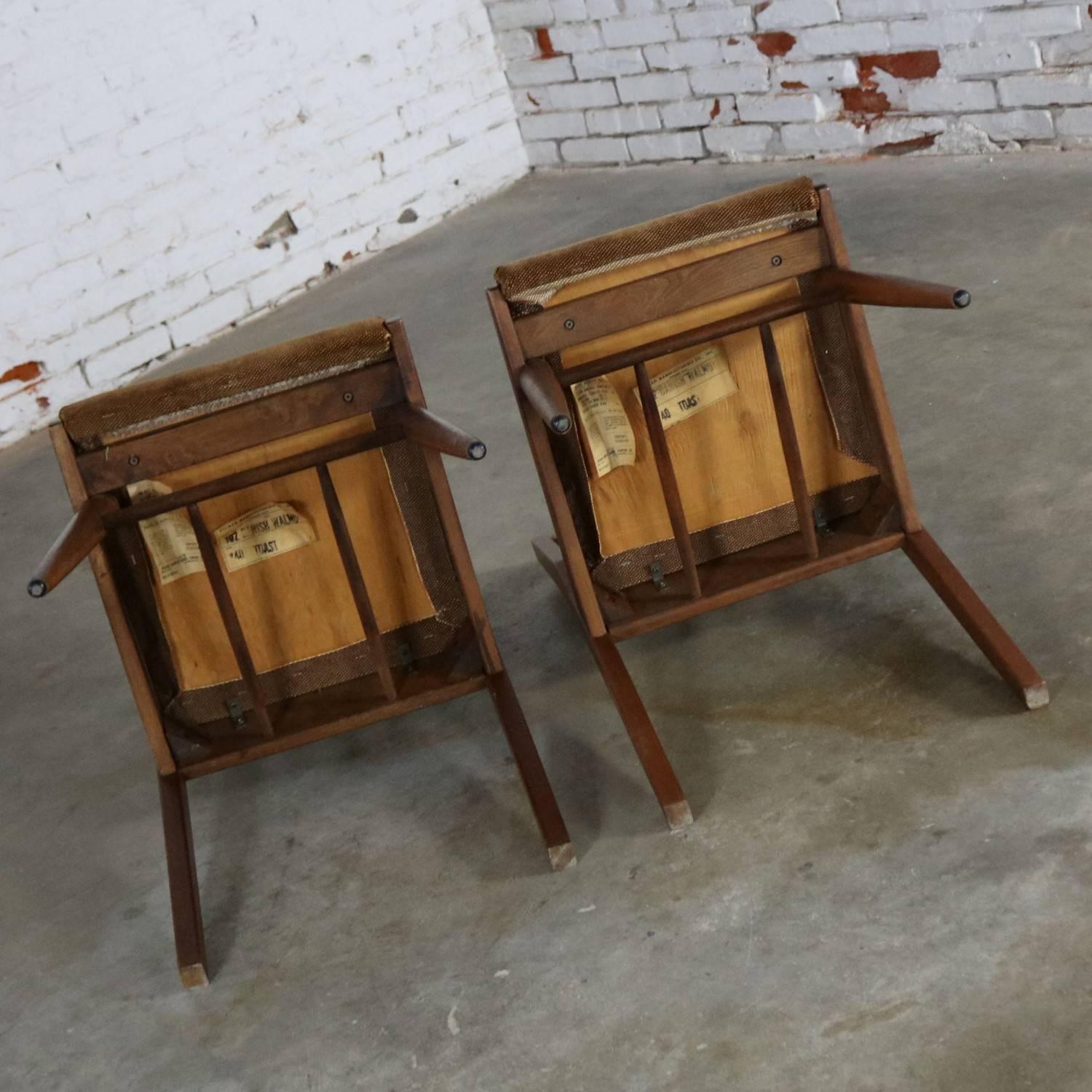 Mid-Century Modern MCM Pair Walnut Dining Side Chairs by Holman Manufacturing Co.