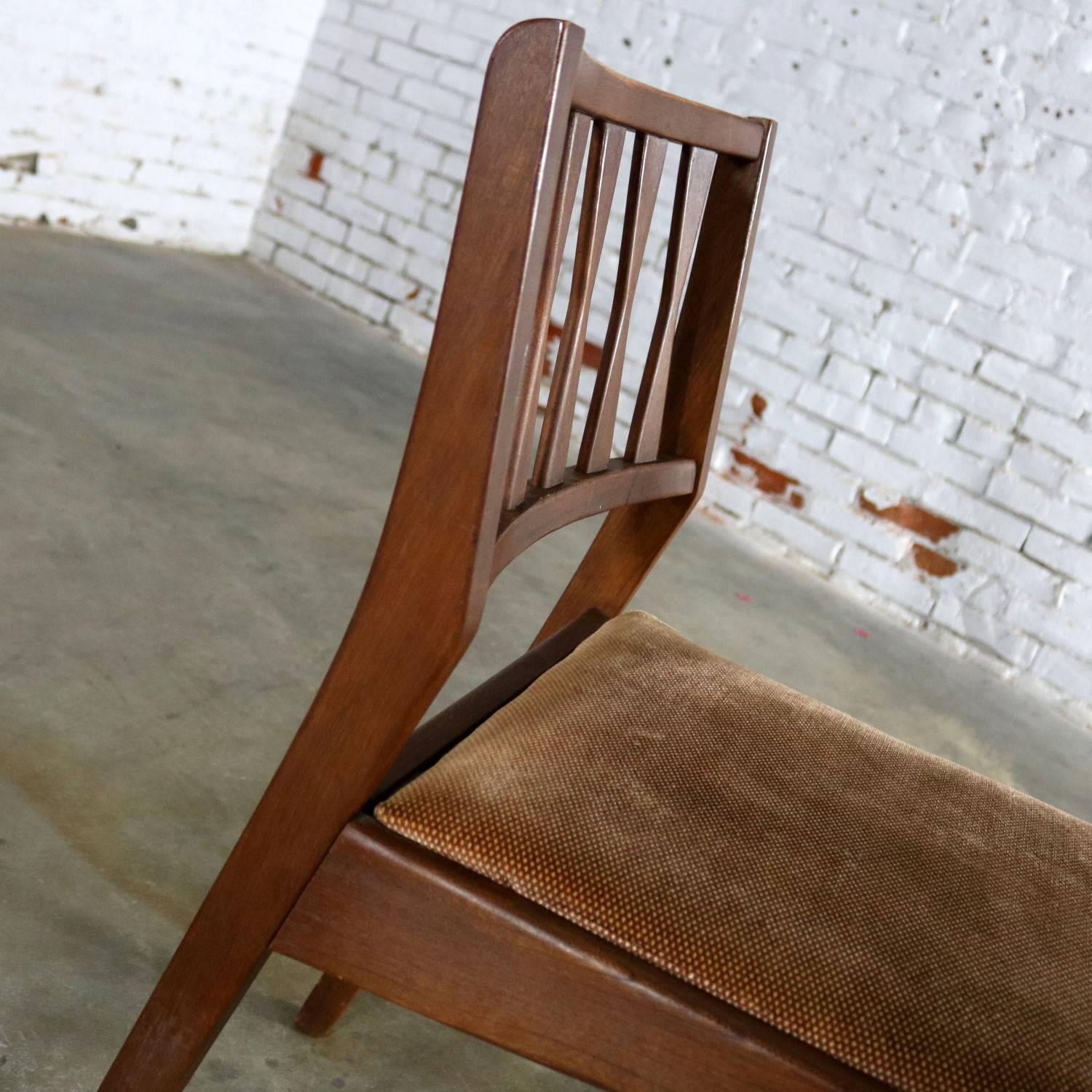 MCM Pair Walnut Dining Side Chairs by Holman Manufacturing Co. In Good Condition In Topeka, KS