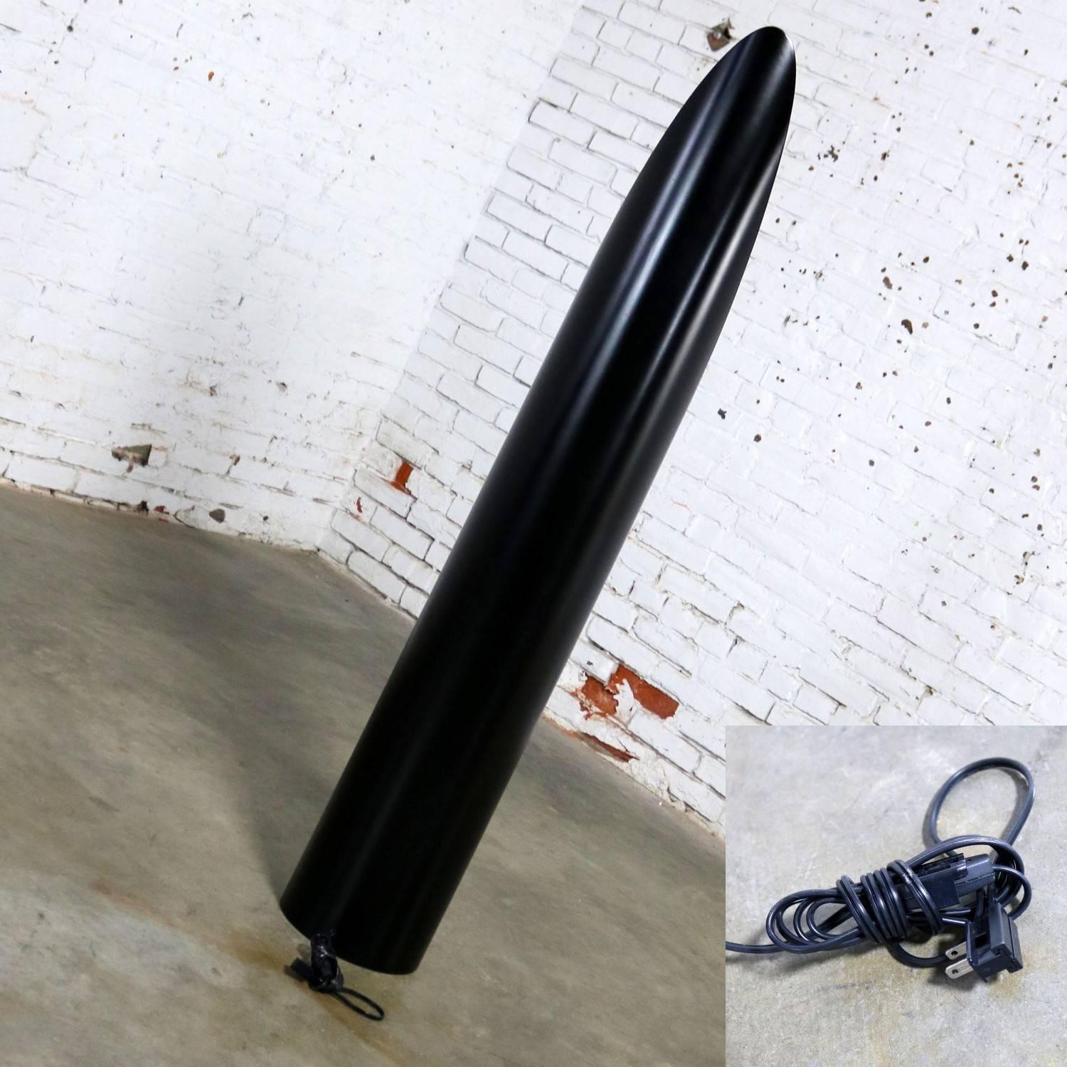 20th Century Modern Black and White Fiberglass Cylinder Floor Lamp with Elliptical Opening