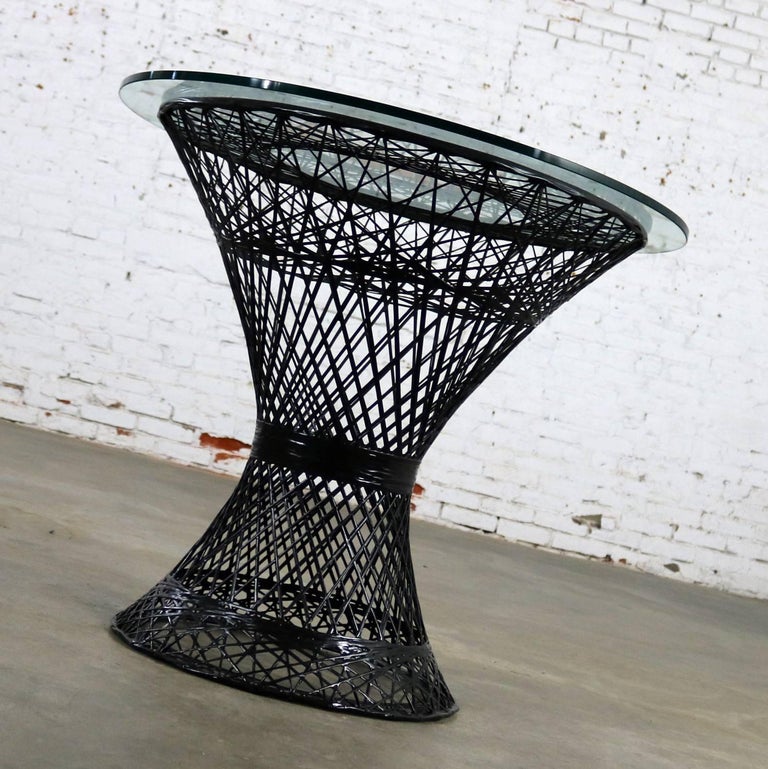 Russell Woodard Spun Fiberglass Patio Table and Four Chairs in Black at 1stDibs