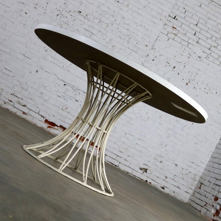 Mid-Century Modern Round Wrought Iron Patio Dining Table in Arturo Pani Style For Sale at 1stdibs