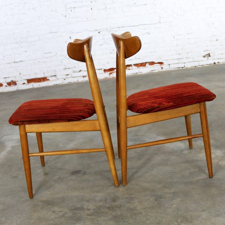 Pair of Mid-Century Modern Birchcraft Danish Style Side Chairs by Baumritter In Good Condition For Sale In Topeka, KS