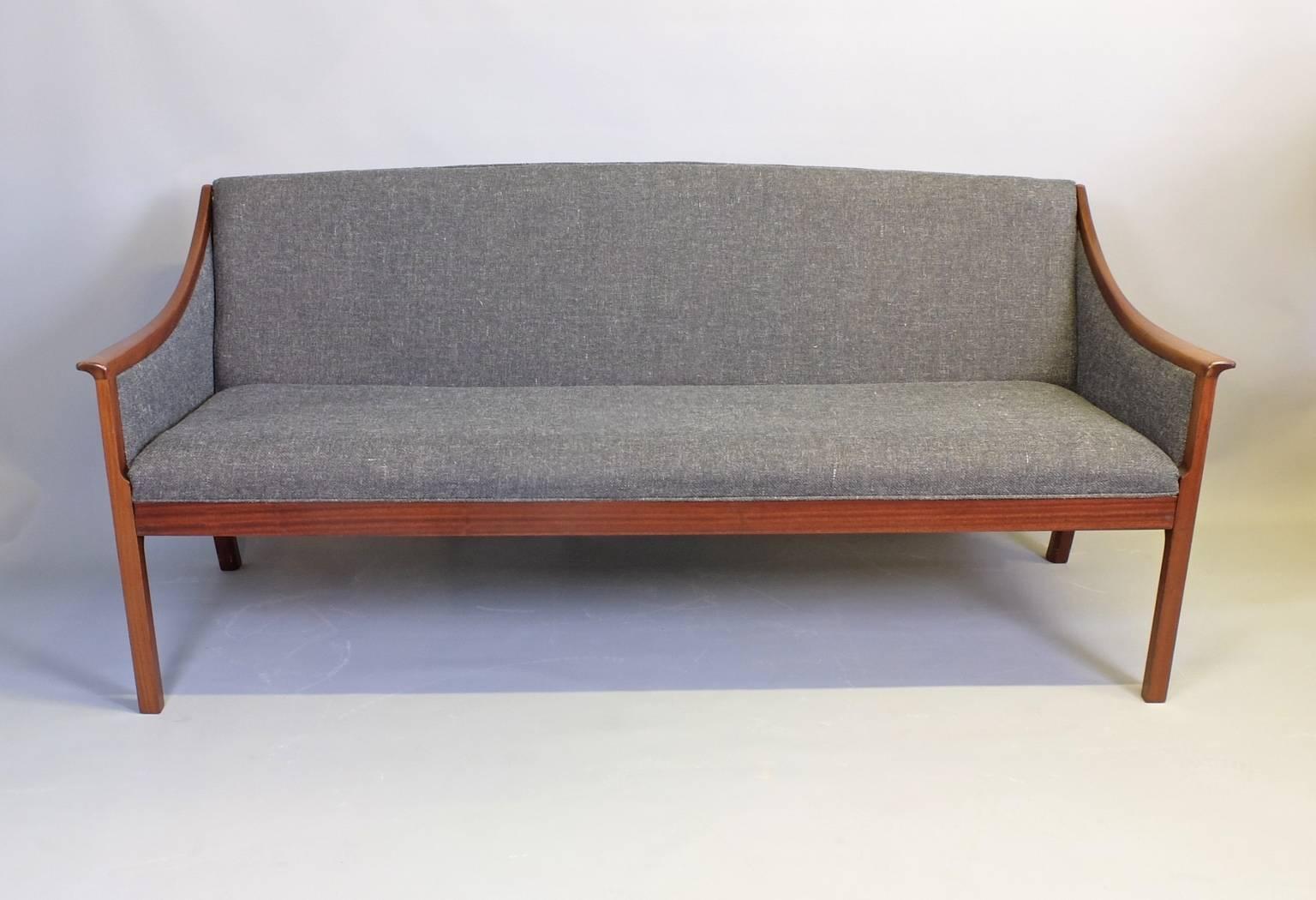 Ole Wanscher for Poul Jeppesen Mahogany Sofa and Pair of Lounge Chairs, 1950s In Good Condition In London, GB