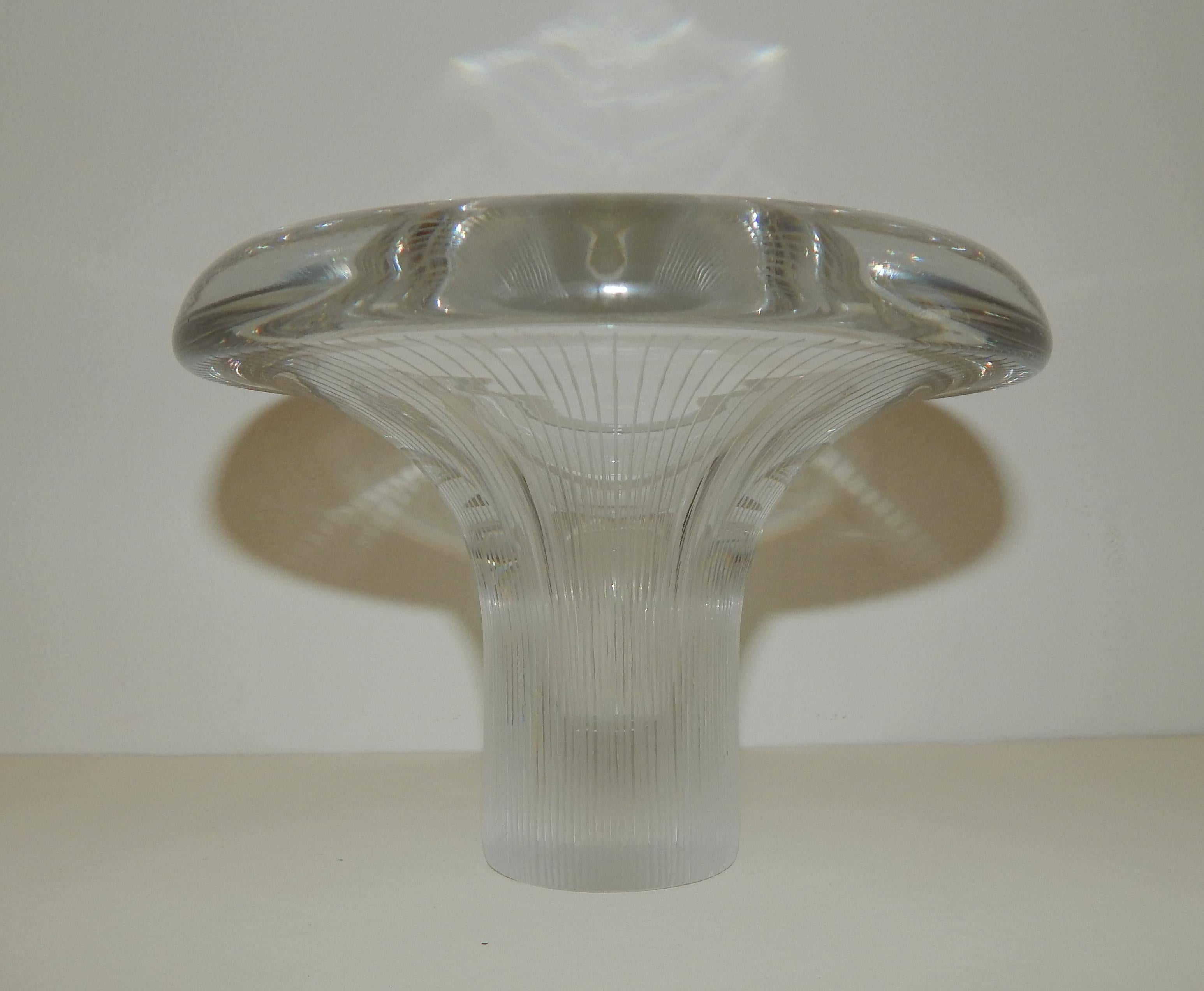 
Mushroom shaped crystal, line cut-glass. circa, 1950s.
Etched signature to base: Tapio Wirkkala litalla ‘56.
Measures: 3.75