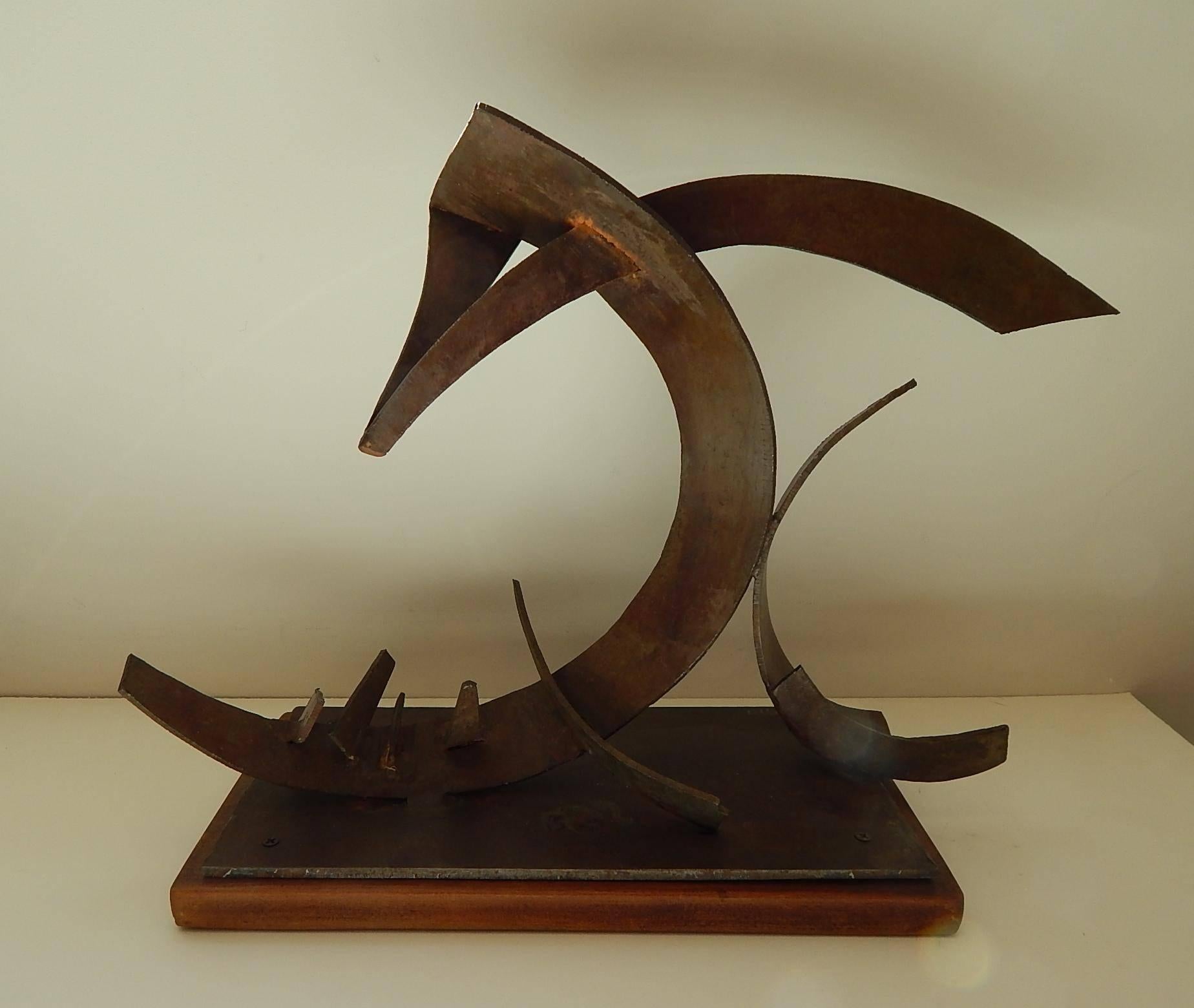 Ted Egri modern sculpture, welded metal.
Measures: 13