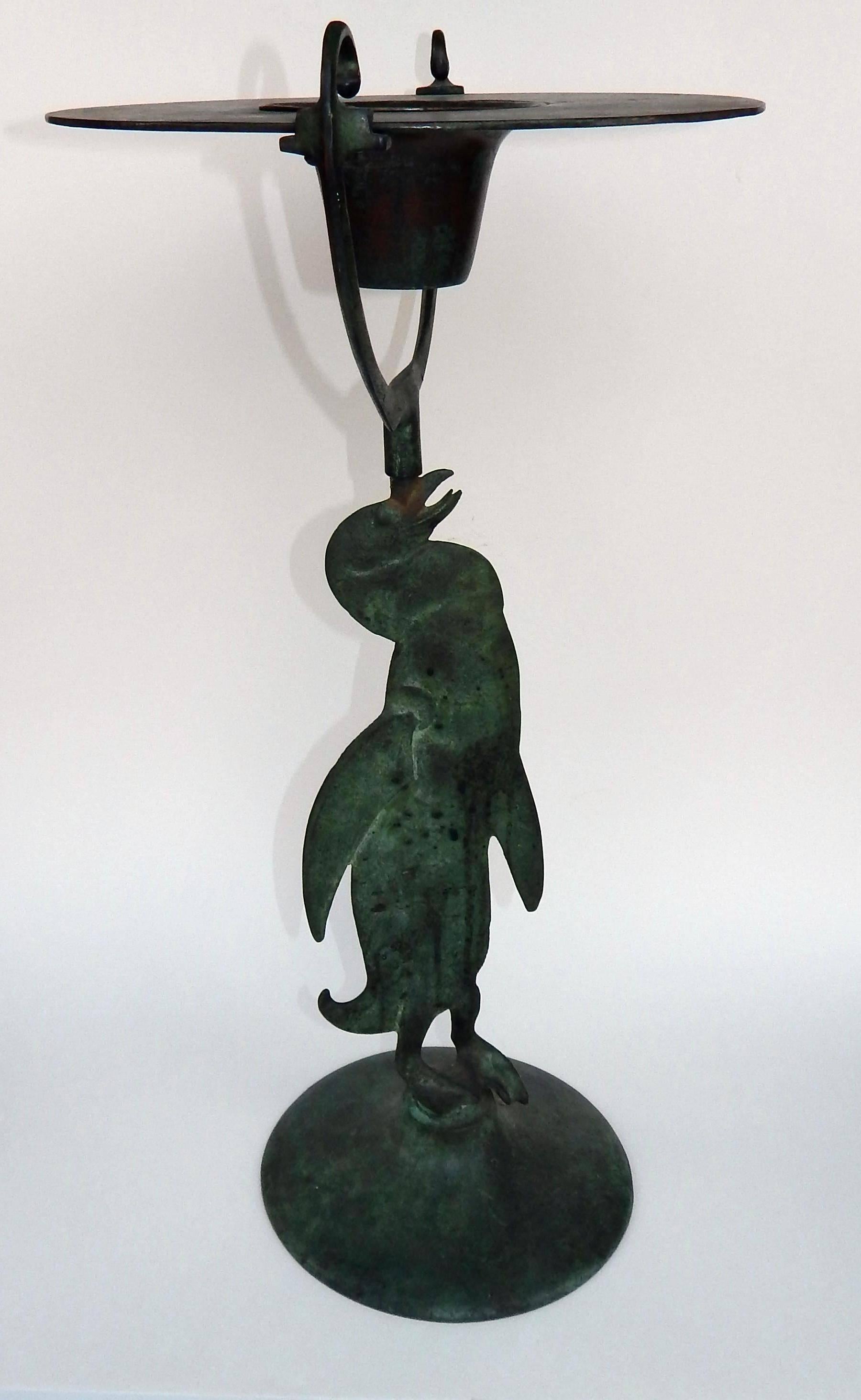 Fabulous deco penguin design- bronze cigar stand by Connecticut sculptor Robert Garret Thew, (1892-1964).
Signed on the base 