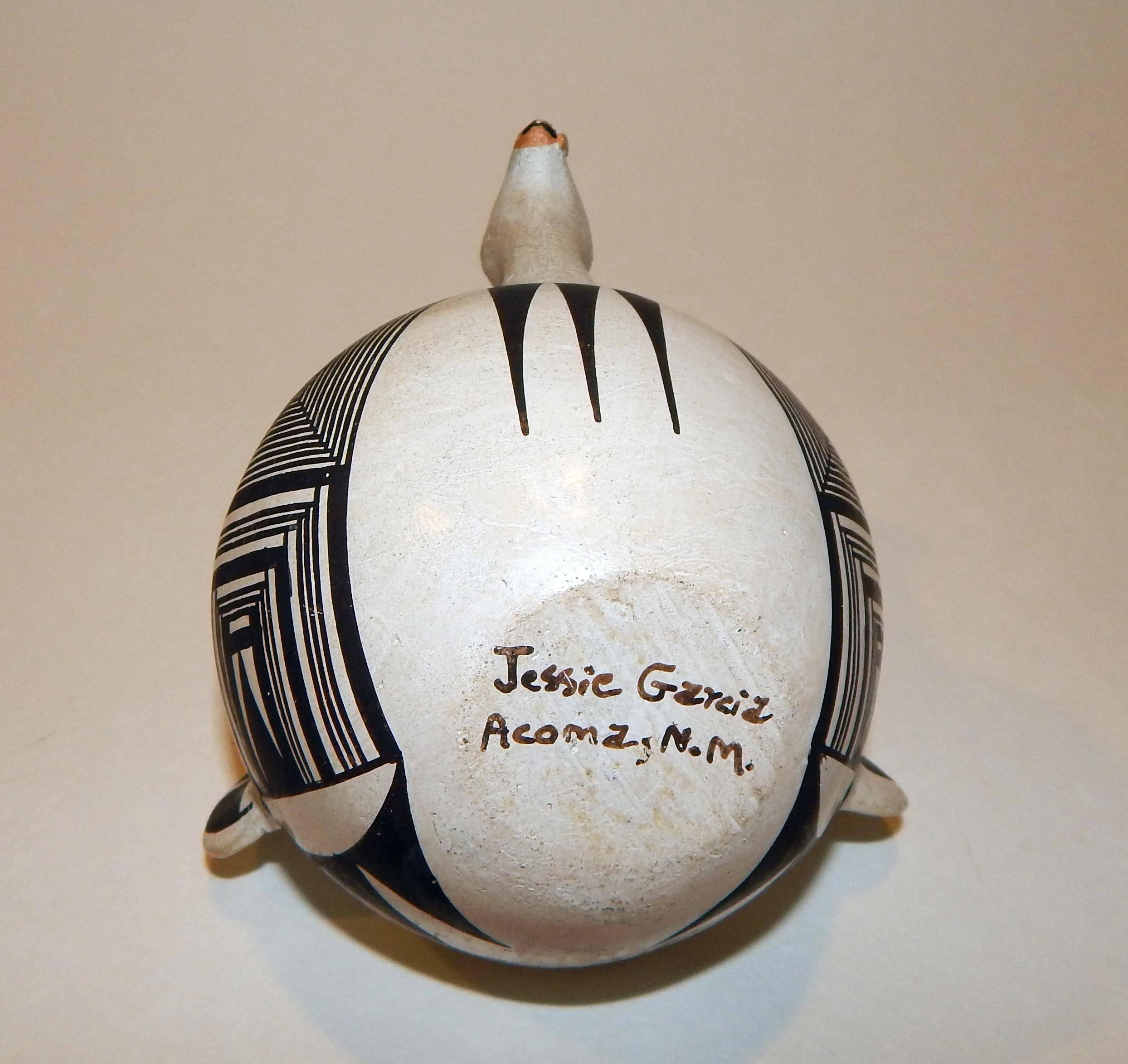 Acoma Pueblo Potter Jessie Garcia Turkey Figurine In Excellent Condition In Phoenix, AZ