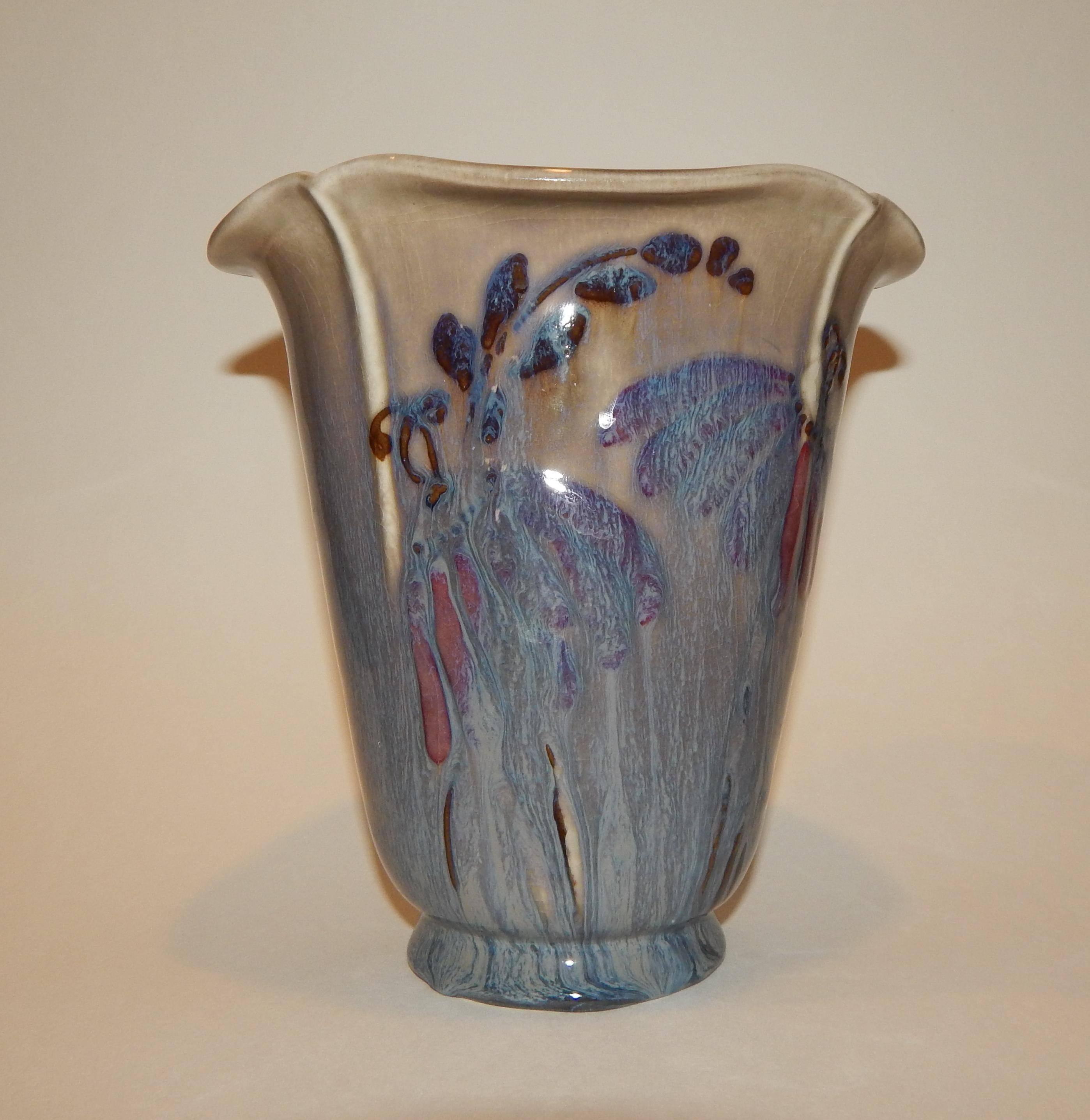 Beautiful flare top Rookwood Pottery vase, 1946.
In excellent condition.
Measures: 7 1/8