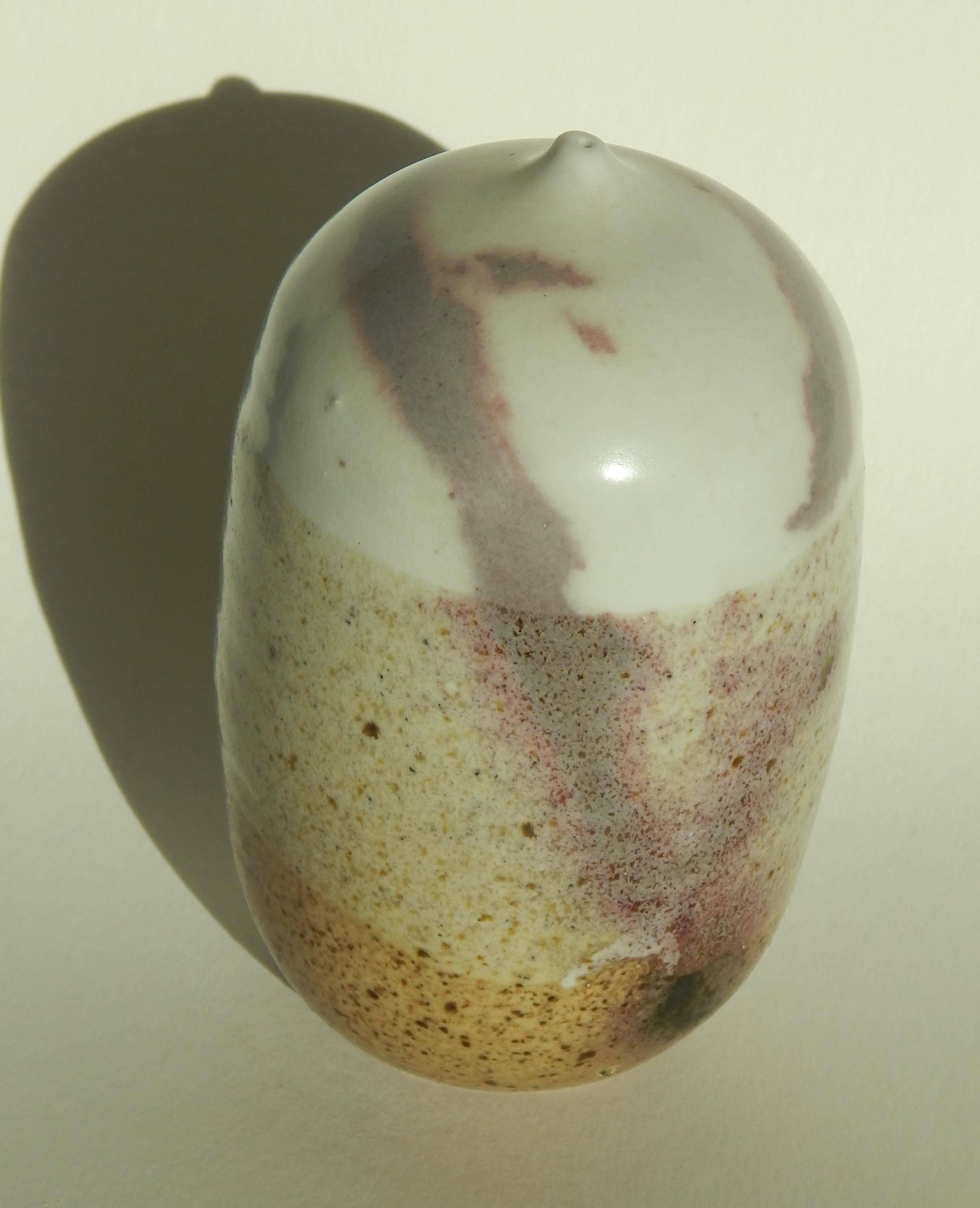 Toshiko Takaezu, Important Studio Potter, Moon Pot with Rattle, Great Glaze In Excellent Condition In Phoenix, AZ