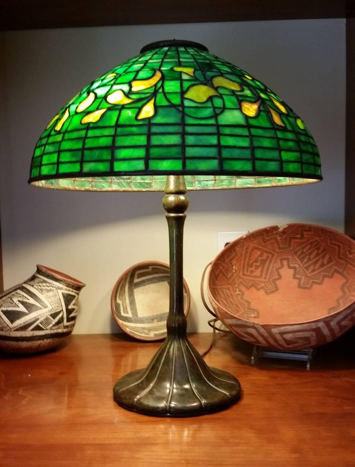 20th Century Rare Tiffany Table Lamp in Swirling Leaf Pattern