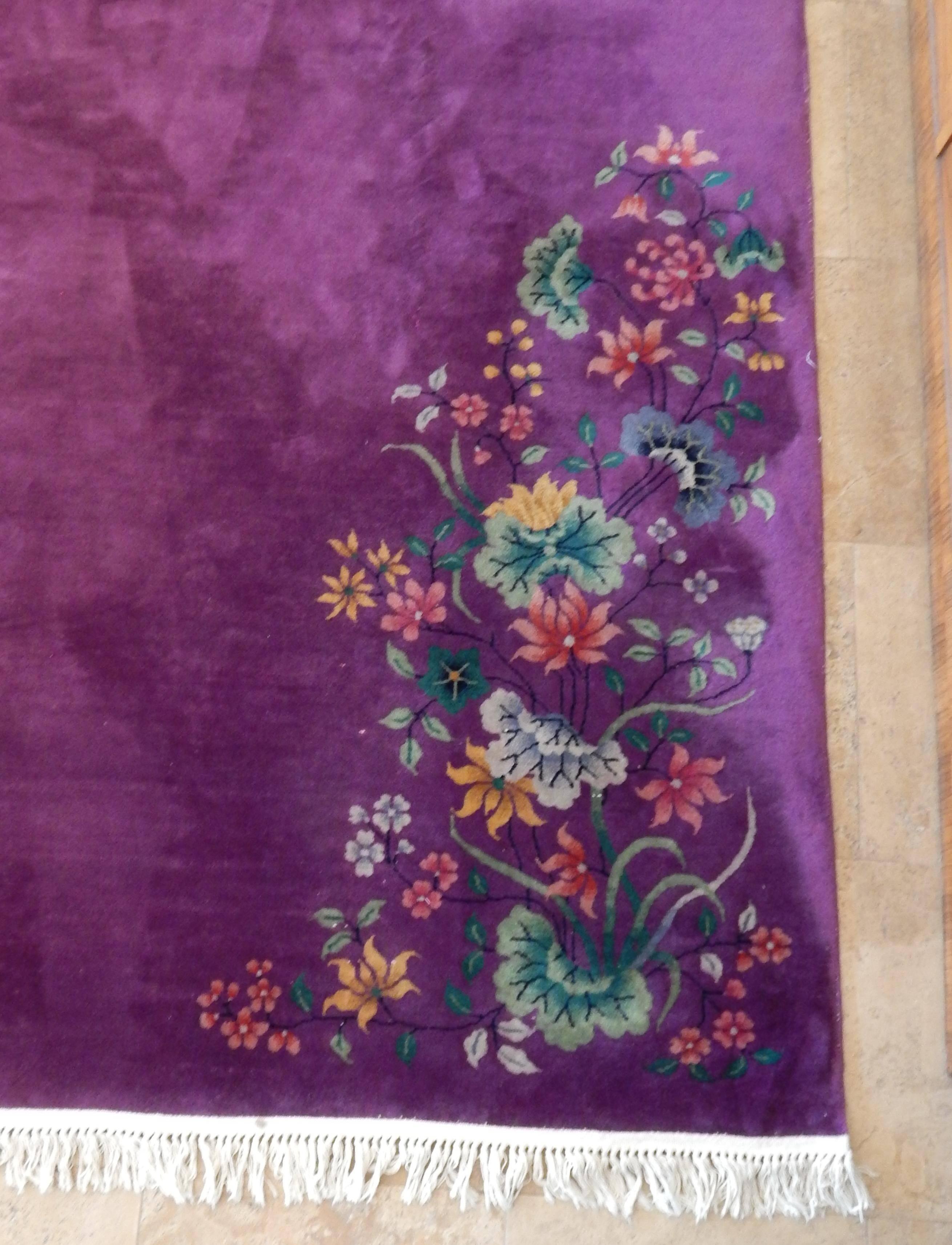 20th Century Art Deco Chinese Rug with Rich Color and Floral Design In Good Condition In Phoenix, AZ