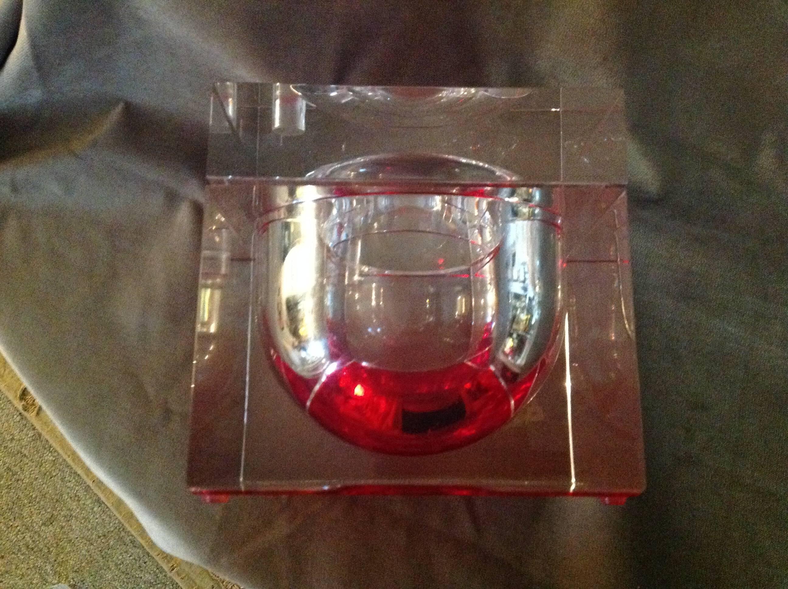 Mid-Century Red and Clear Cube Form Lucite Ice Bucket For Sale 1