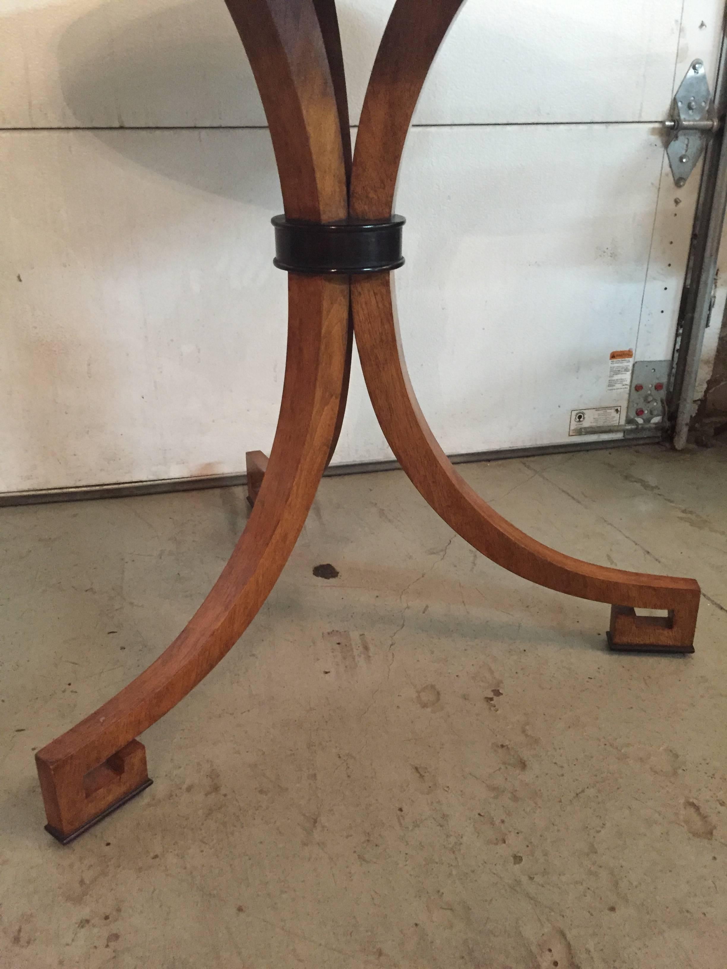 American Dessin Fournir Foyer or Side Table