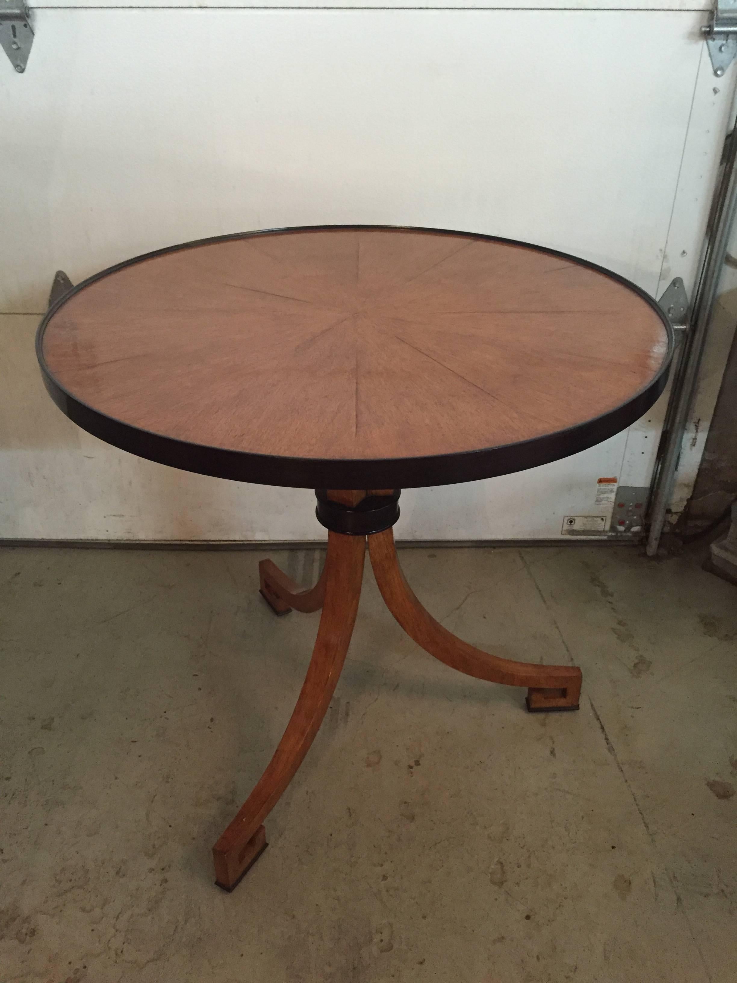 Dessin Fournir Foyer or Side Table In Excellent Condition In Chicago, IL