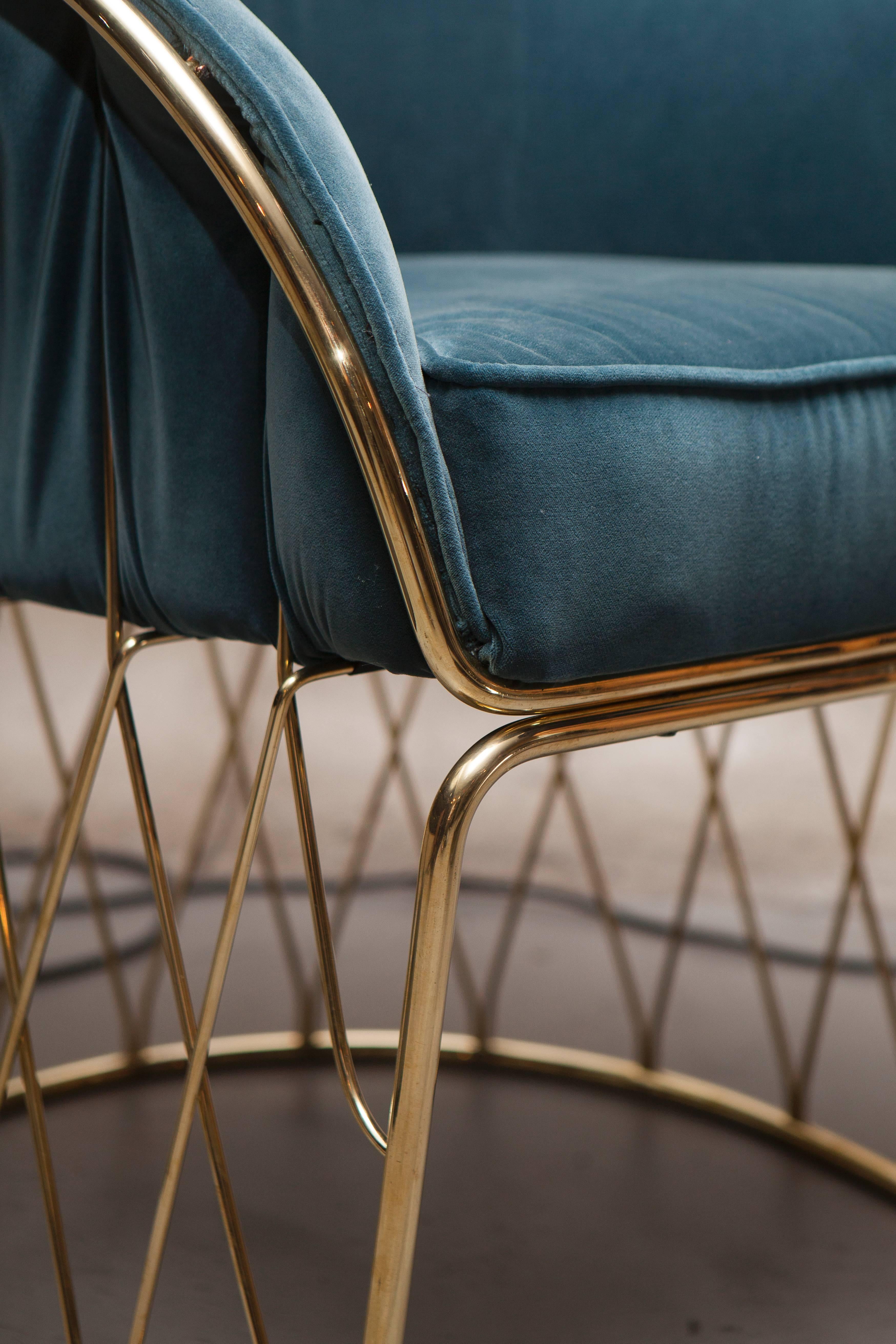 Inspired by the Classic Mexican chair of the same name, Ramírez Vásquez’s architecturally complex signature chair has 36 pieces of solid metal tubing perfectly formed to counter lever the seat of this chair. Not only technically brilliant and