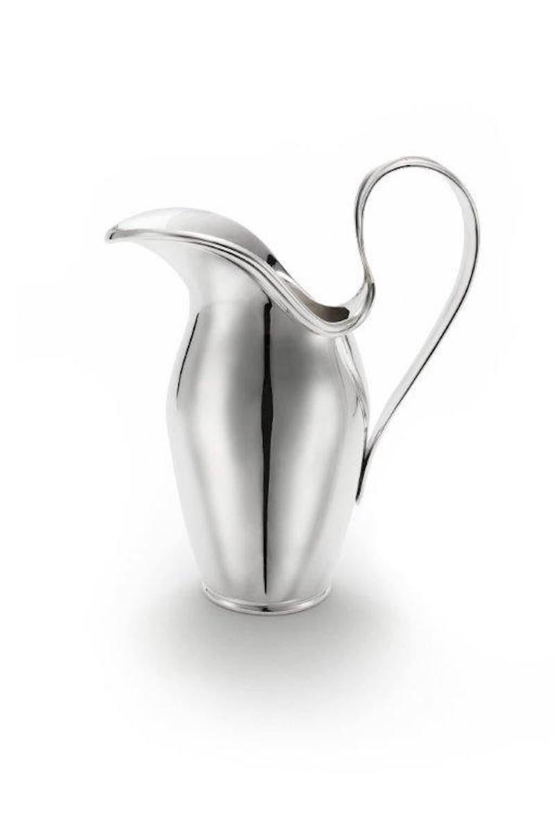 This Hoffmann jug from the 1930s is part of the design archives of Wiener Silber manufacturer which, as one of the last European silver producers, combines unique design with superior craftsmanship based on the methods of the traditional