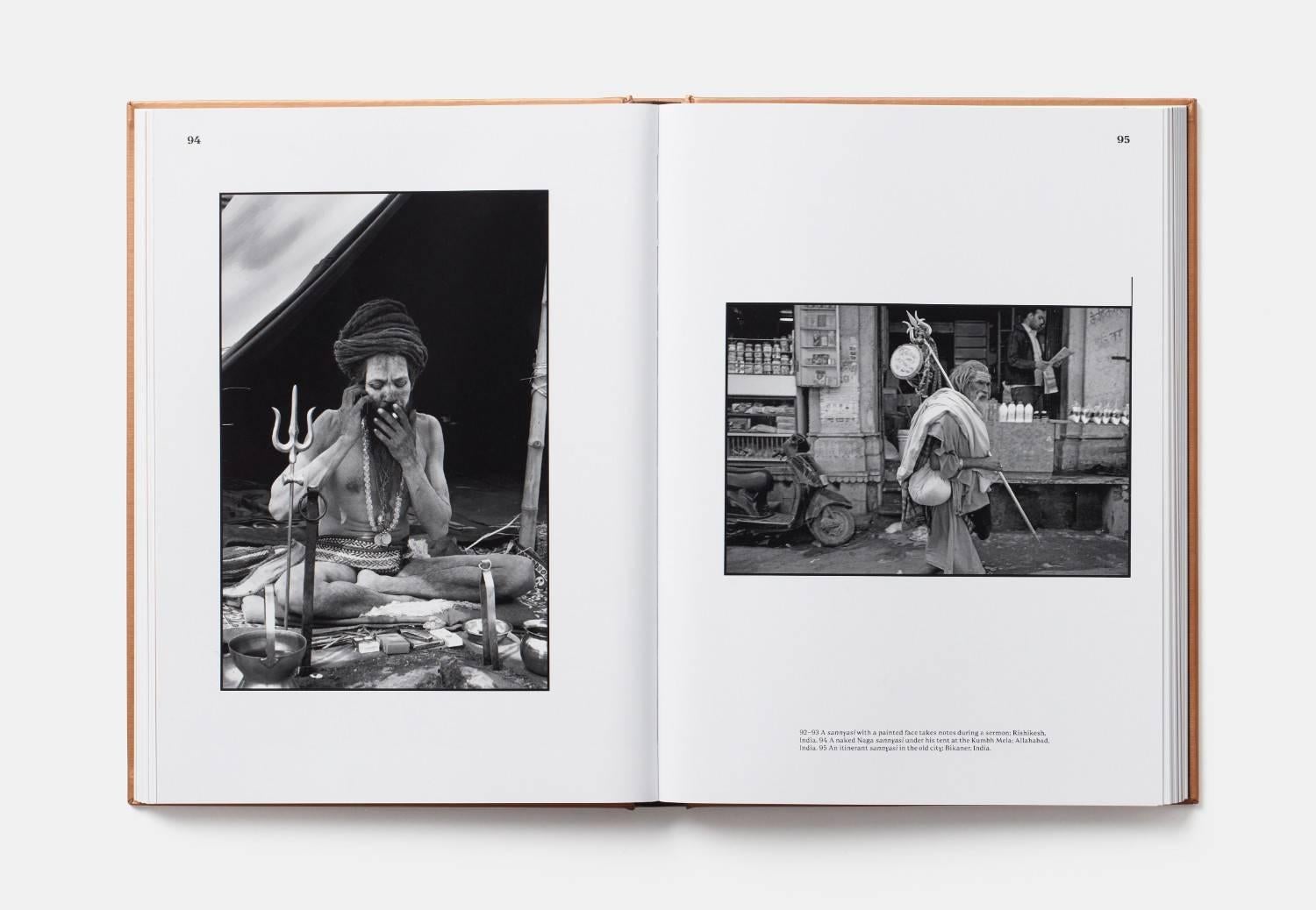 Abbas - Gods I've Seen, Travels Among Hindus Magnum Photographie Buch (Papier) im Angebot