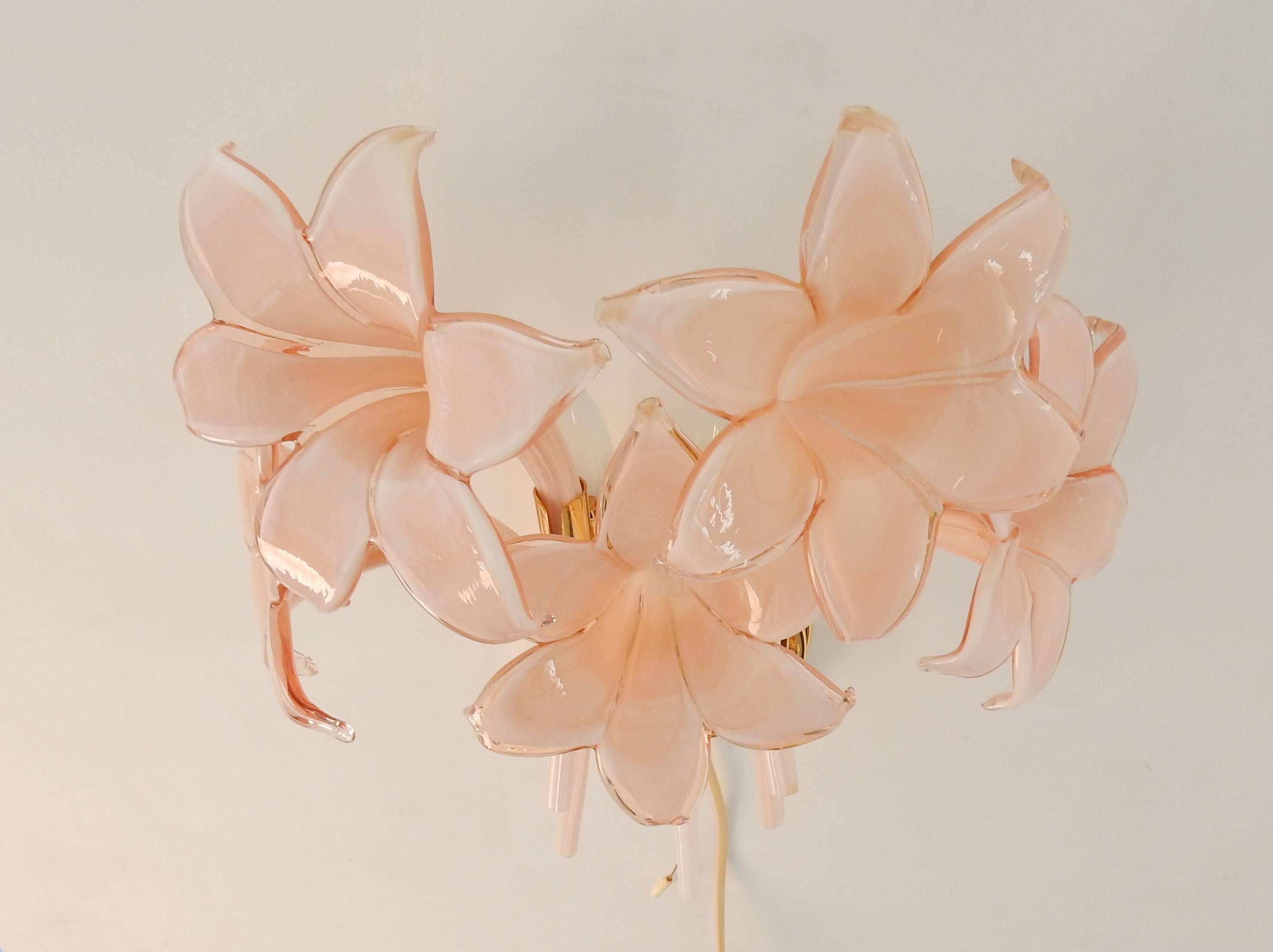 Mid-Century Modern Set of Two Murano Glass Flower Wall Sconces by Franco Luce (Attr.), Italy, 1970s