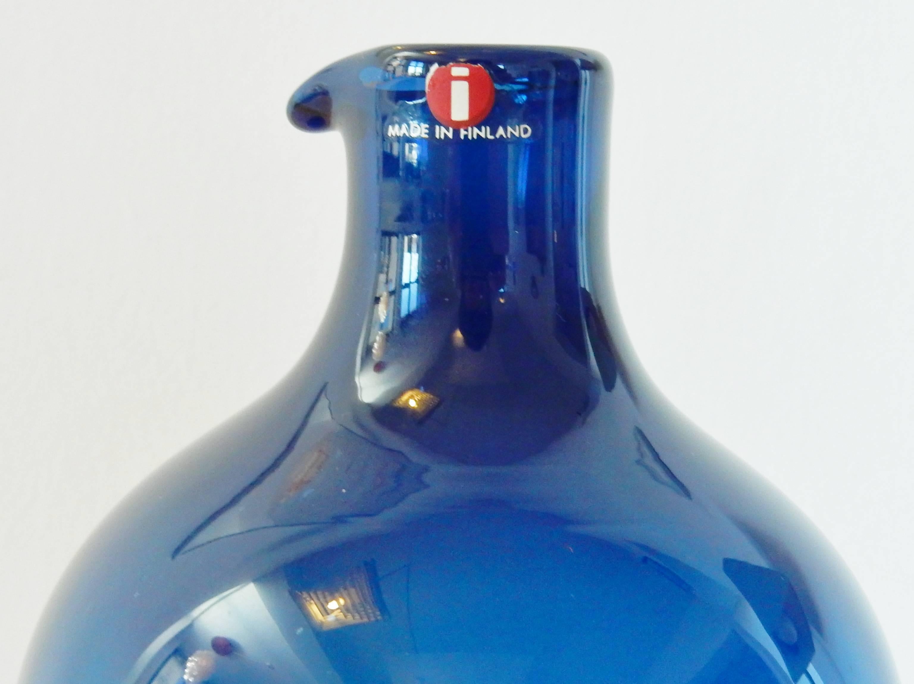 Finnish Model 'I-400' Straight Bird Bottle by Timo Sarpaneva for Iittala, Finland, 1956 For Sale