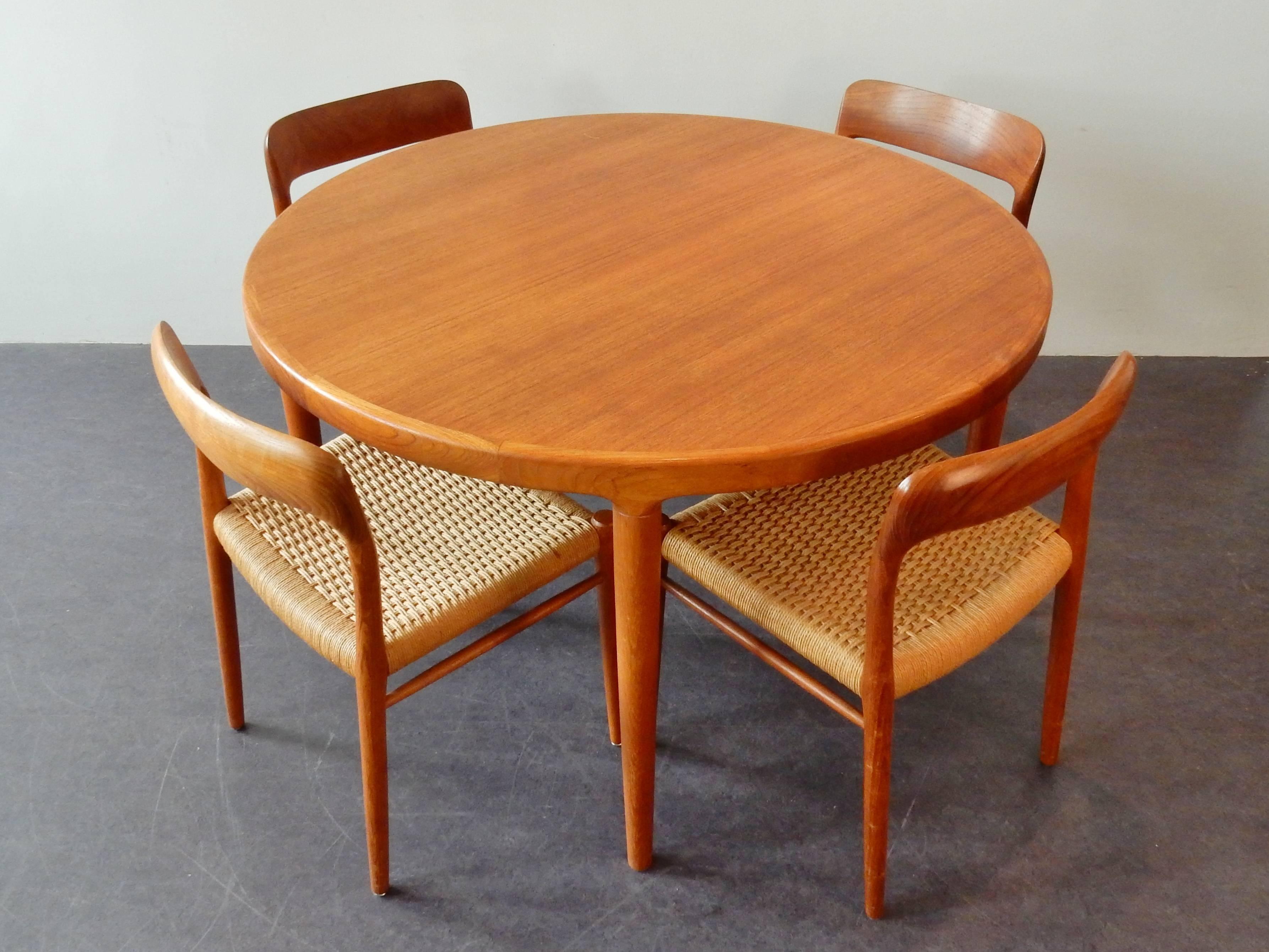 This dining table is in a great condition and a true piece of craftmanship. The solid teak top and legs are in a very good condition. Clearly a tablecloth has always been on top to protect the surface.
This piece is not marked, but was purchased