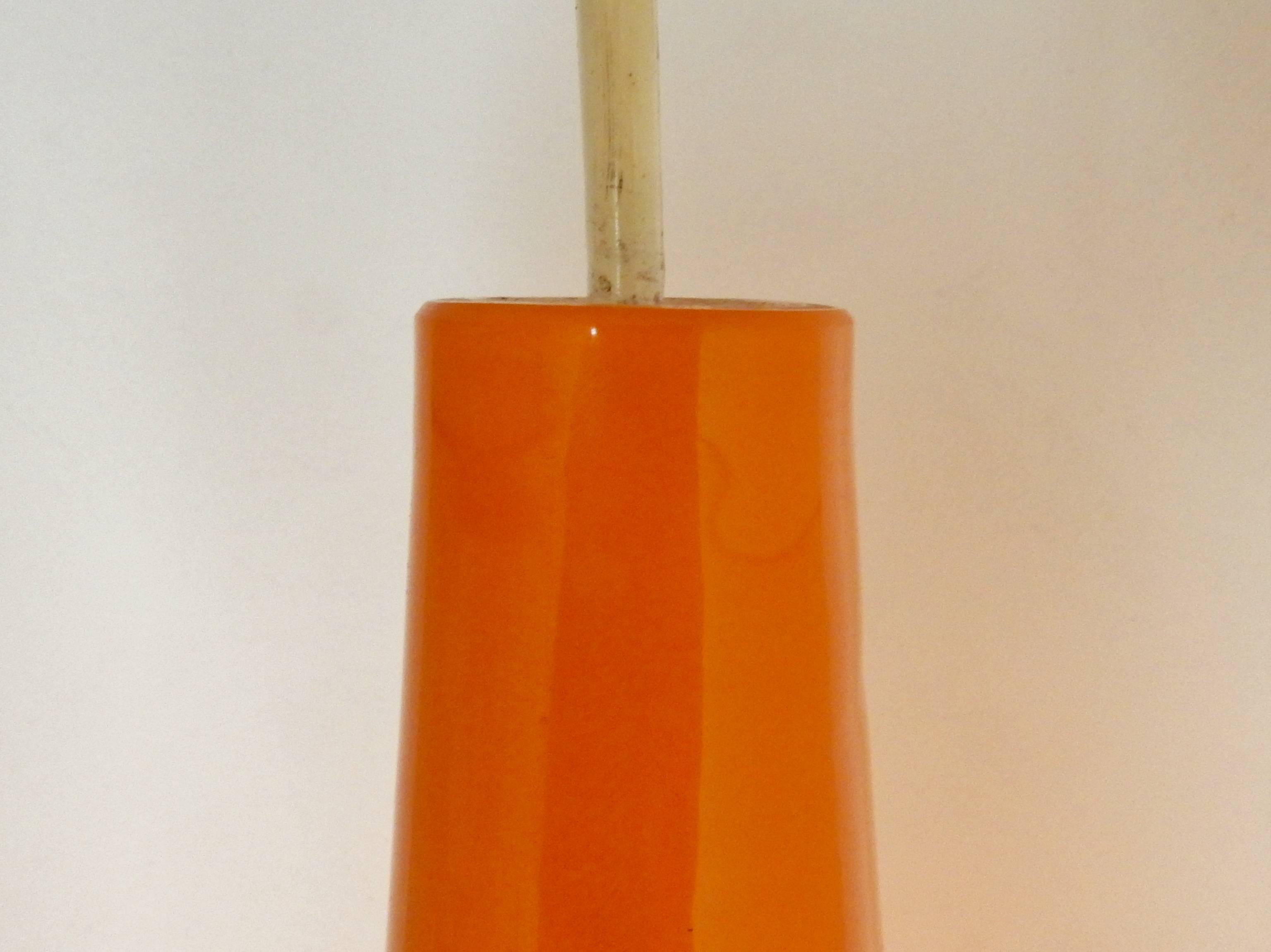 Tall Orange Glass Pendant Light by Gino Vistosi Murano, Italy, 1960s In Excellent Condition For Sale In Steenwijk, NL