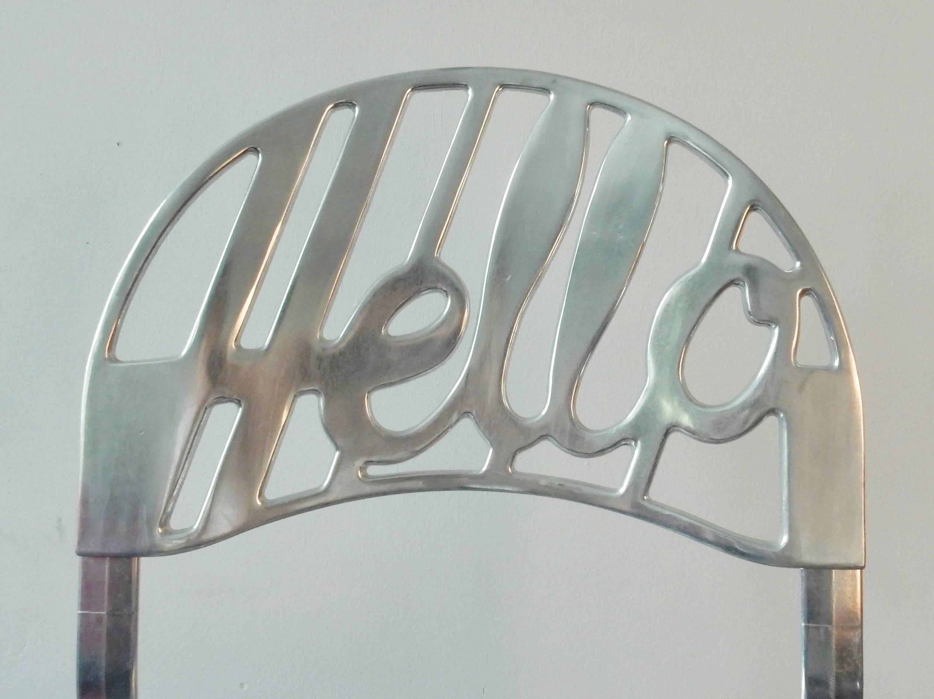 Iconic chair by Jeremy Harvey for Artifort. Very playful design that would do great at an entrance or in a hallway. This Hello There chair is in a very good condition with some minor signs of age and use.