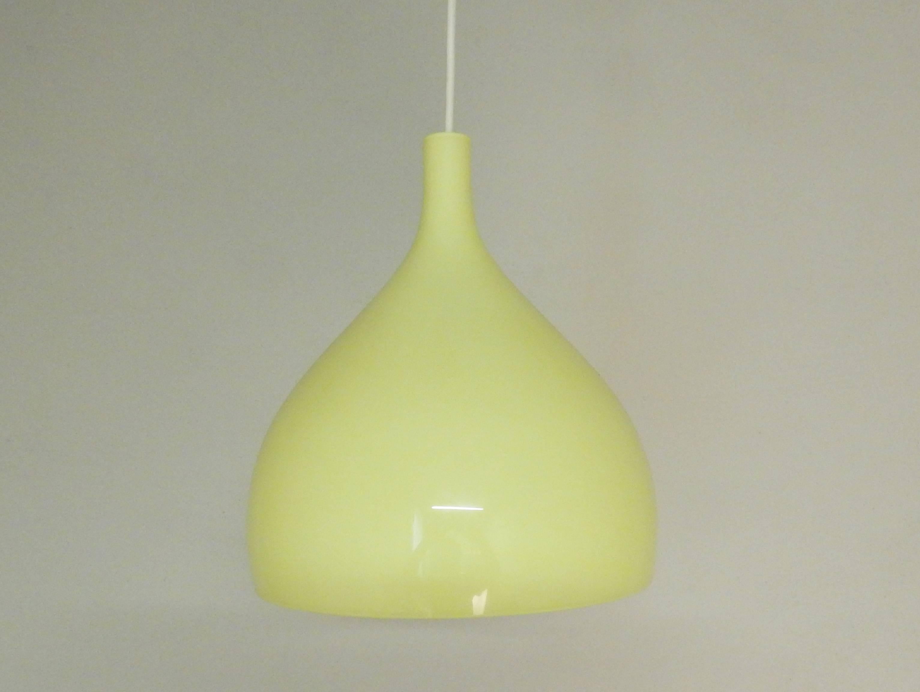 Italian Soft Yellow Glass Pendant Light by Massimo Vignelli for Venini, Italy, 1960s