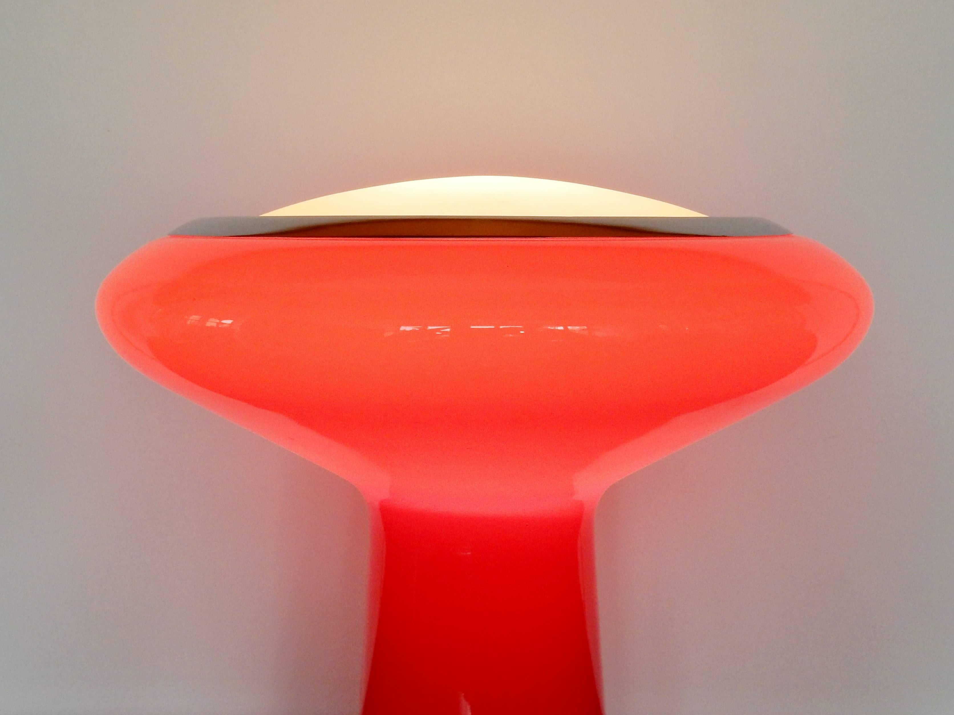Dutch Red and White Glass Table Lamp with Chrome Detail by Hiemstra Evolux, 1960s For Sale