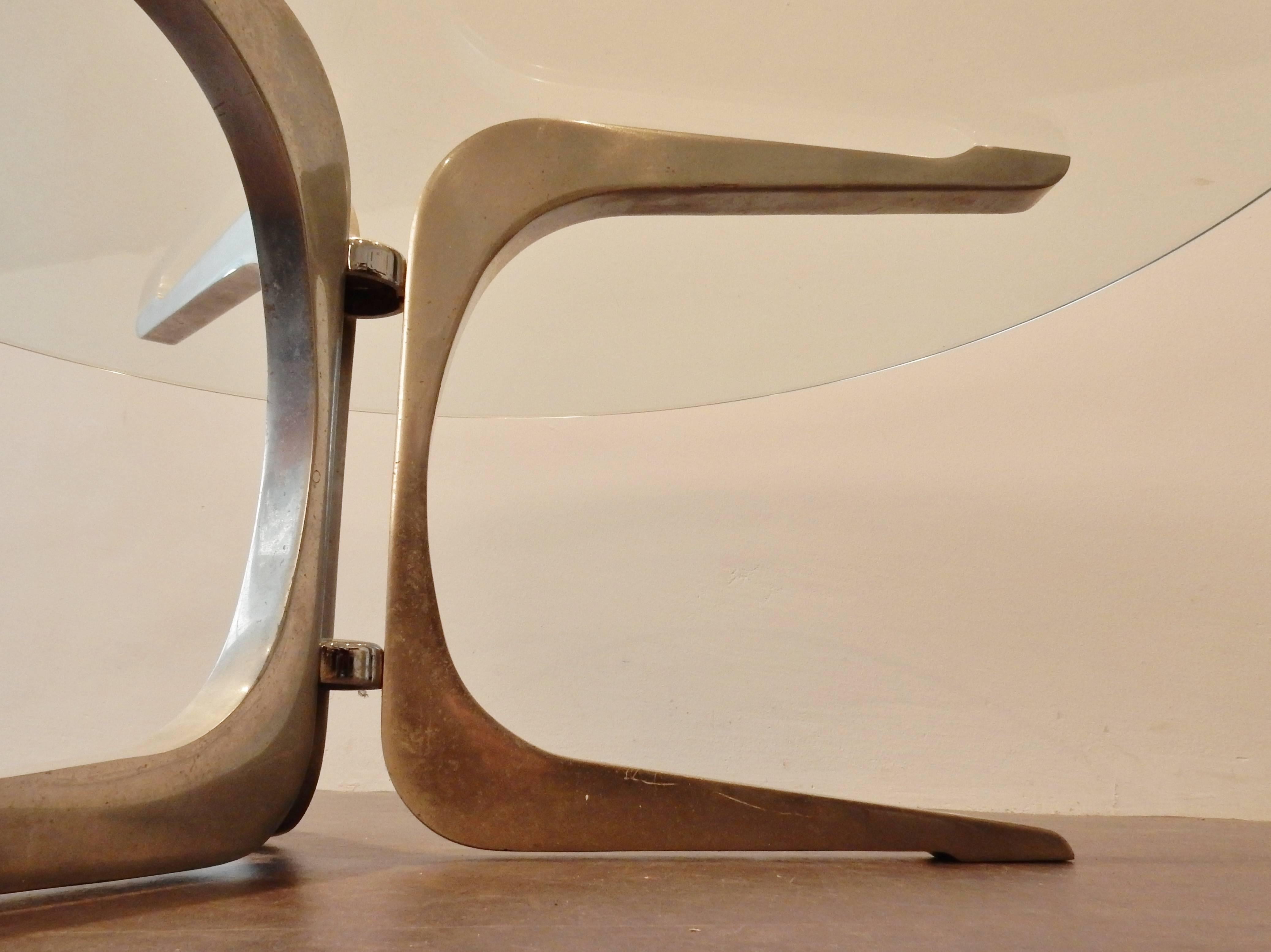 Métal Table basse en aluminium et verre du milieu du siècle dernier, années 1960 en vente