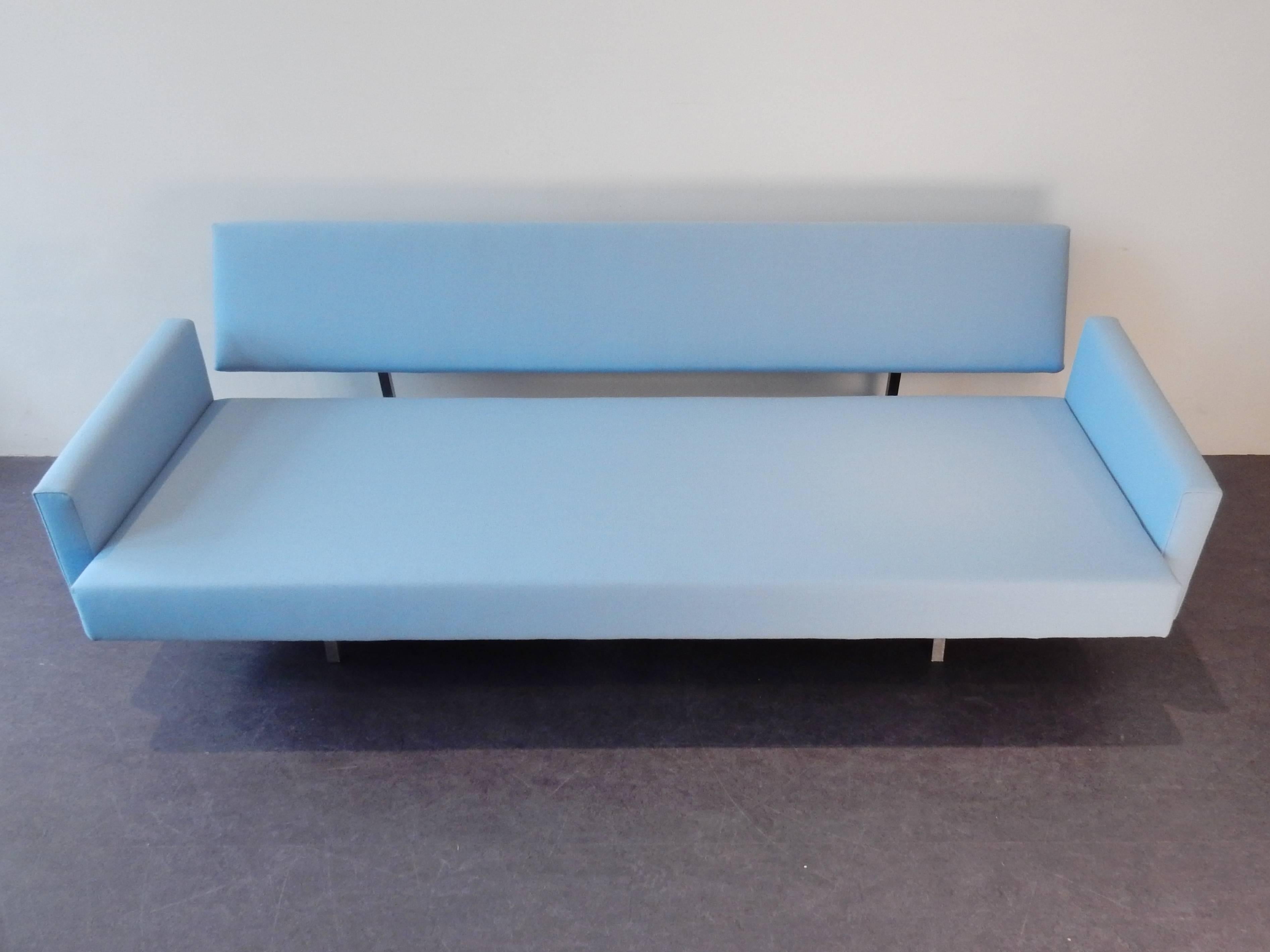 Azur Blue BR33 / BR43 Sleeping Sofa by Martin Visser for 't Spectrum, 1960s In Excellent Condition In Steenwijk, NL