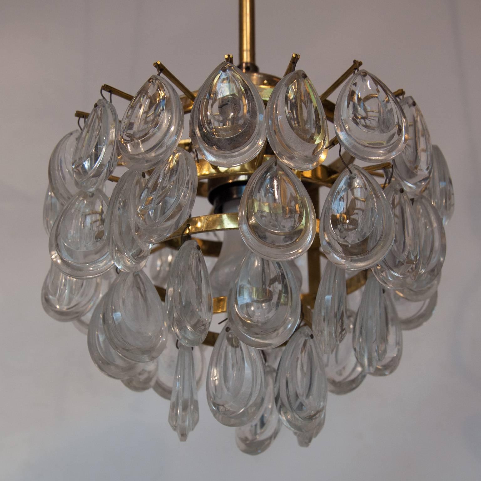 Small Italian Mid-Century Chandelier in the Style of Sciolari For Sale 1