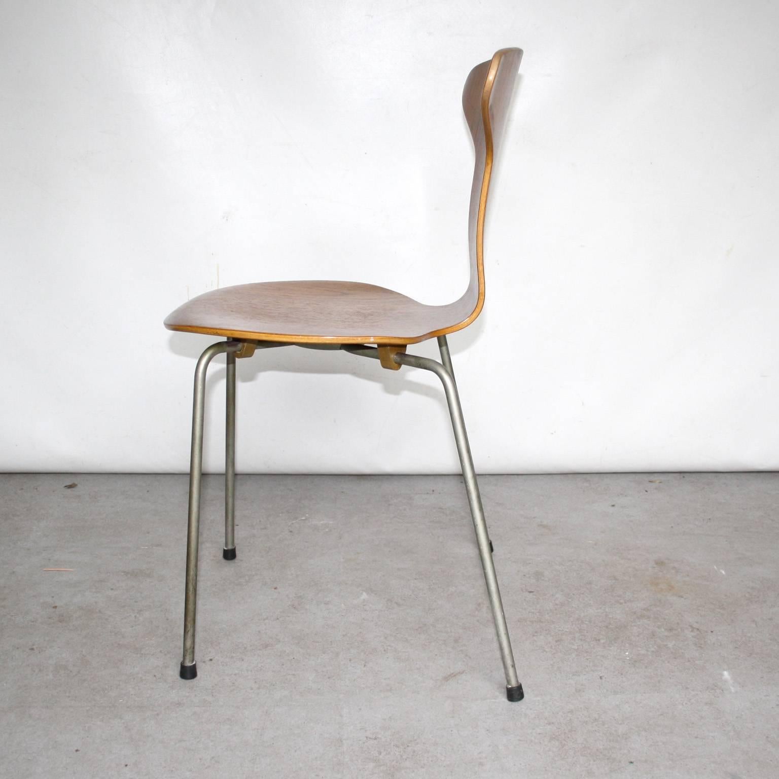 Arne Jacobsen for Fritz Hansen “Mosquito” Dining Chair In Good Condition For Sale In Lijnden, Noord-Holland