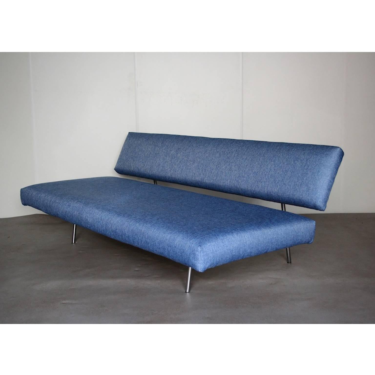 BR02 sofa that can be transformed into a daybed by Martin Visser.

Visser designed this sofa in 1958 when he was working for Dutch furniture manufacturer ’t Spectrum. He was one of the leading Dutch designers of the Mid-Century.

The daybed