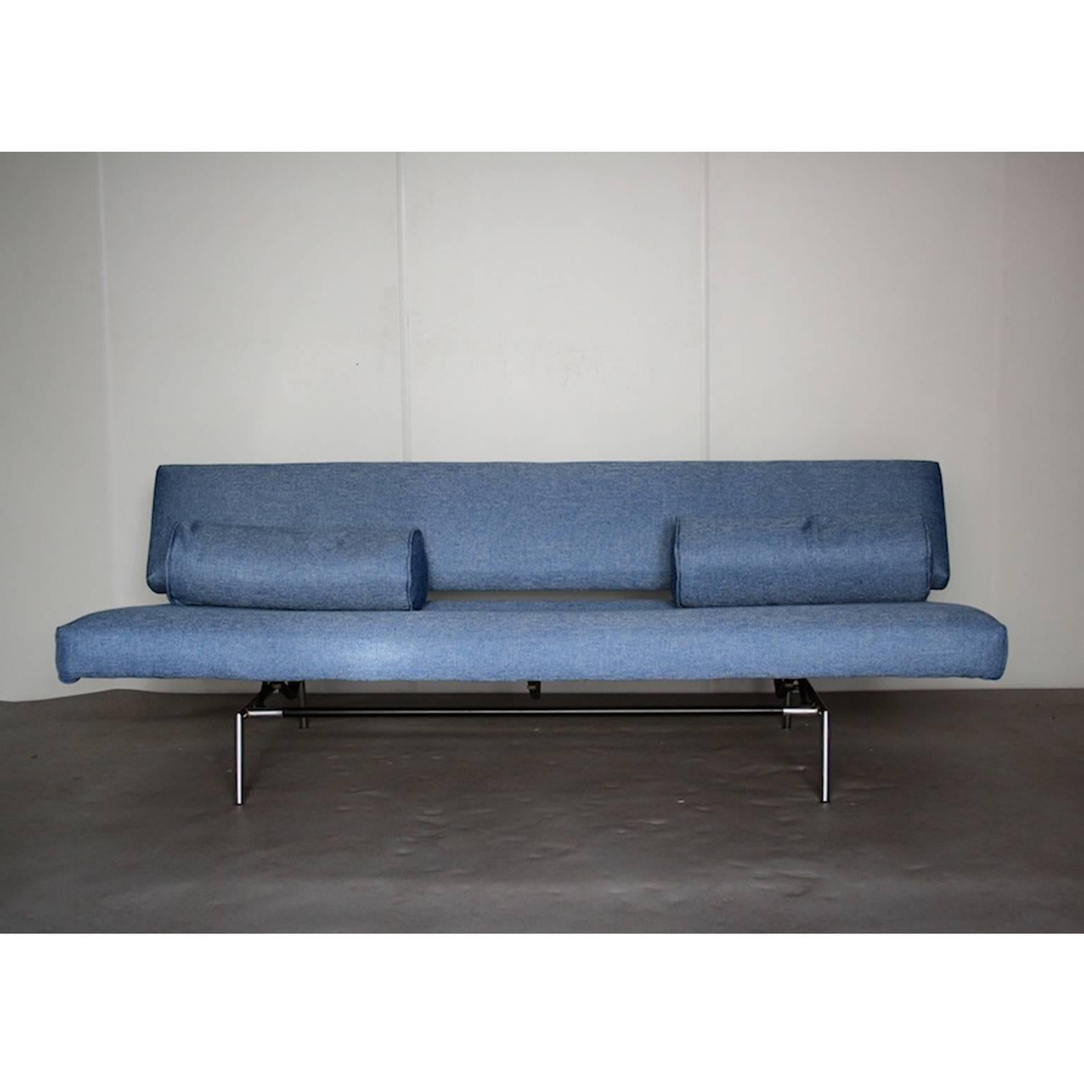Mid-Century Modern BR 02.7 Sleeper Sofa with Arm Rests by Martin Visser for 't Spectrum, Dutch For Sale