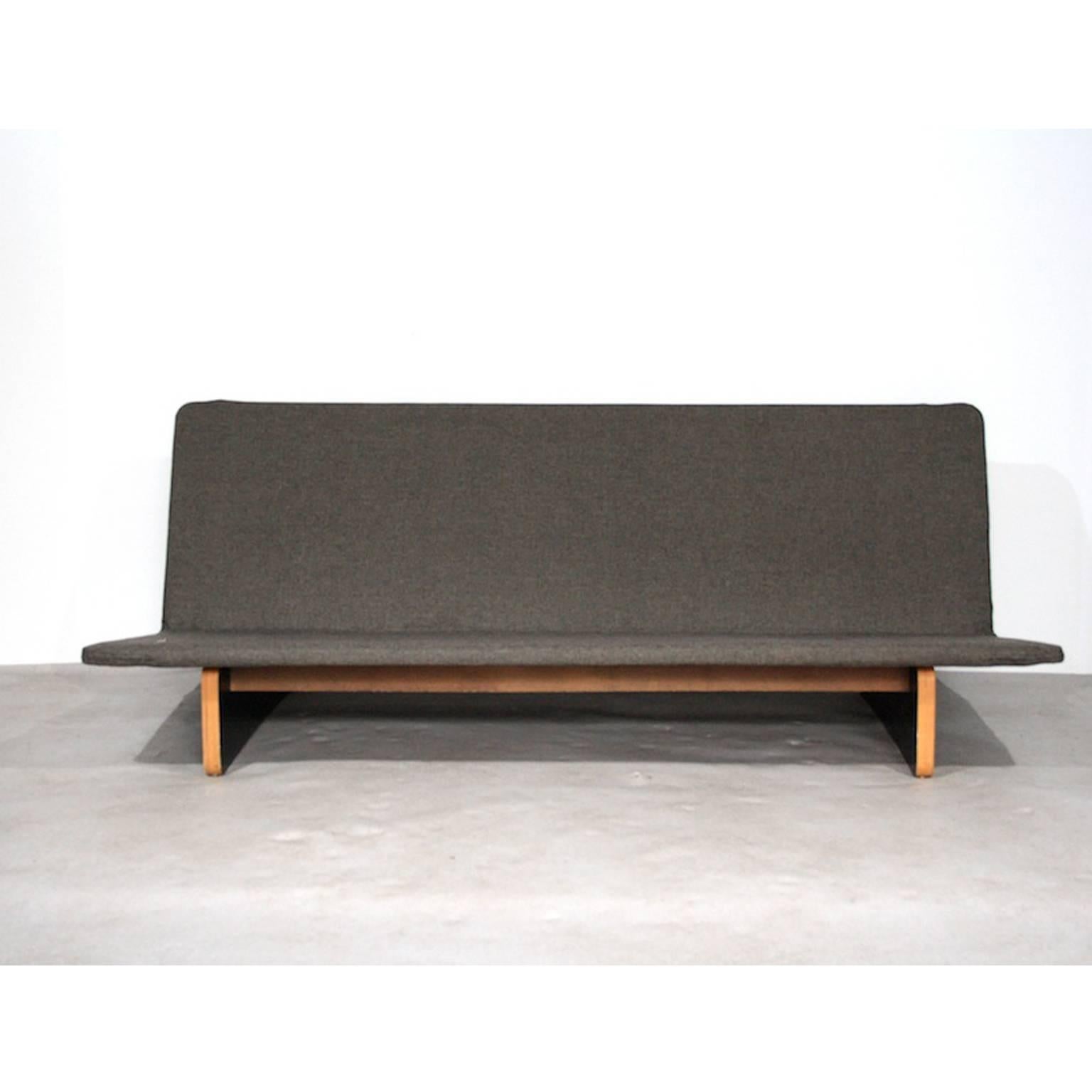 Kho Liang Ie for Artifort Three Seater Sofa Model 671, The Netherlands, 1960s In Good Condition For Sale In Lijnden, Noord-Holland