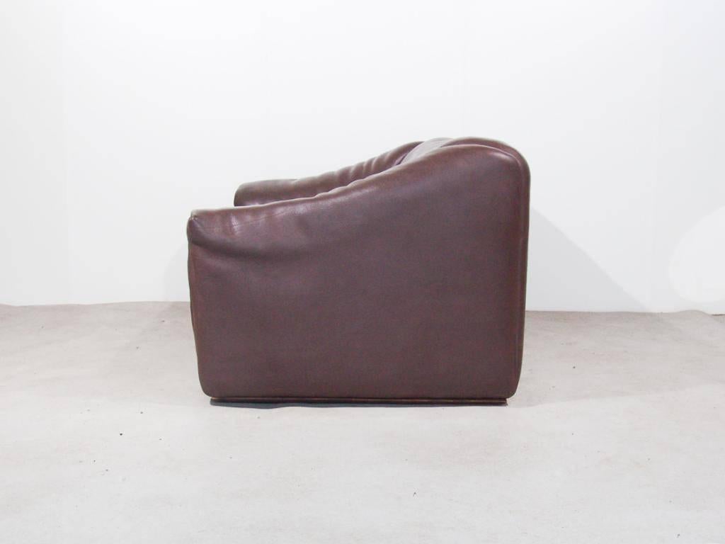 Swiss De Sede DS47 Two-Seat Sofa in Dark Brown Buffalo Leather, Switzerland, 1970s For Sale