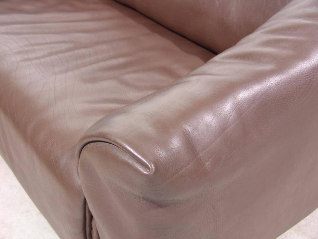 20th Century De Sede DS47 Two-Seat Sofa in Dark Brown Buffalo Leather, Switzerland, 1970s For Sale
