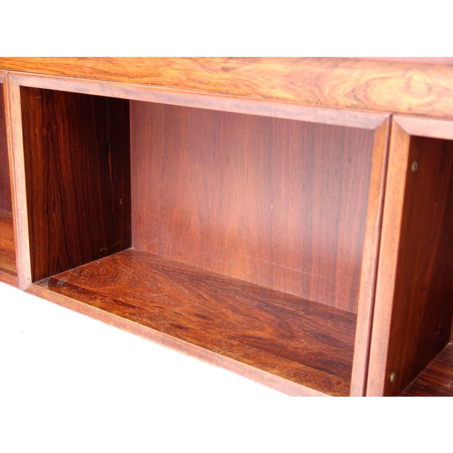Mid-Century Danish Rosewood Desk In Good Condition For Sale In Lijnden, Noord-Holland