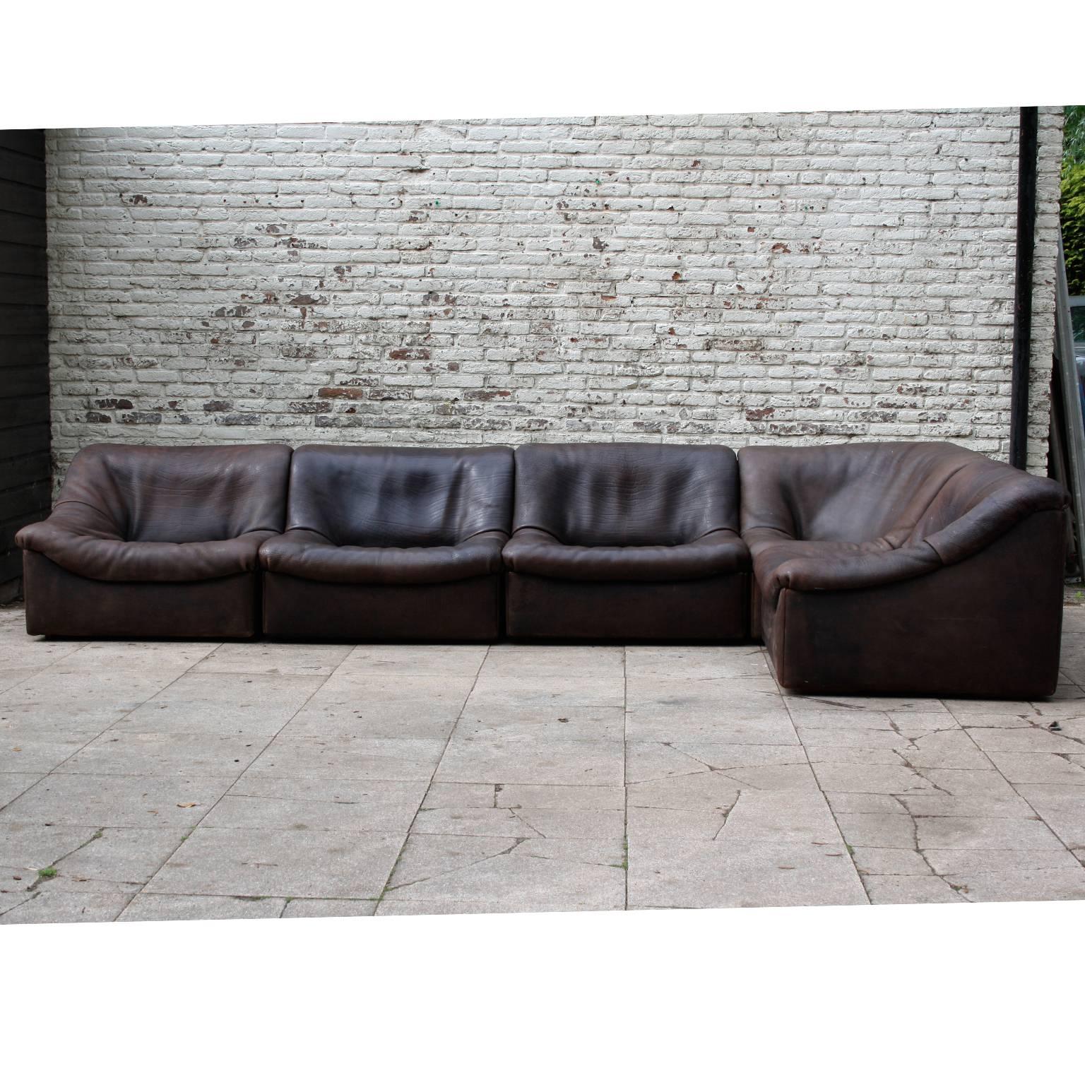 Suburb model DS 46 sofa of the highest quality by De Sede. This sofa is made of the thickest bull leather you can get. You really have to feel it to understand the quality standard.

De Sede is a sofa manufacturer from Switzerland known for its