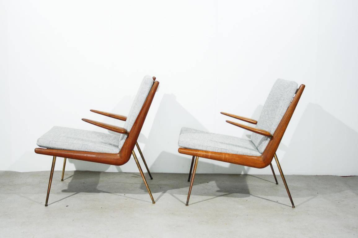 One of the most wanted and iconic Danish lounge chairs of the midcentury. Produced by France and Son and designed by the famous couple Hvidt and Mølgaard-Nielsen, these chairs show how modern and elegant 60 year old chairs can still be. The