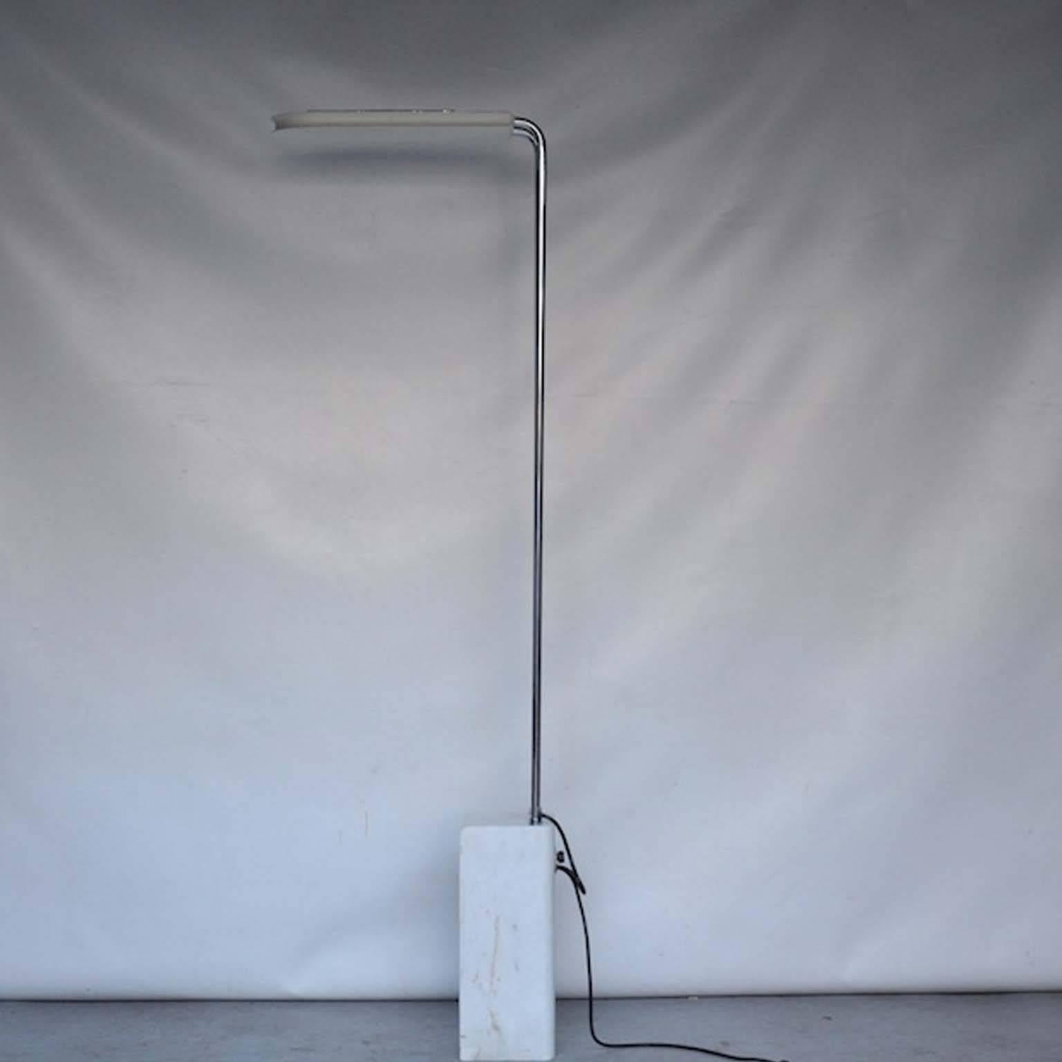 Gesto terra floor lamp by Bruno Gecchelin for Skipper, Italy.

Bruno Gecchelin is an Italian designer and architect. This Italian lamp is designed as an up-lighter and is used to lighten high rooms. They normally come in two heights, but the