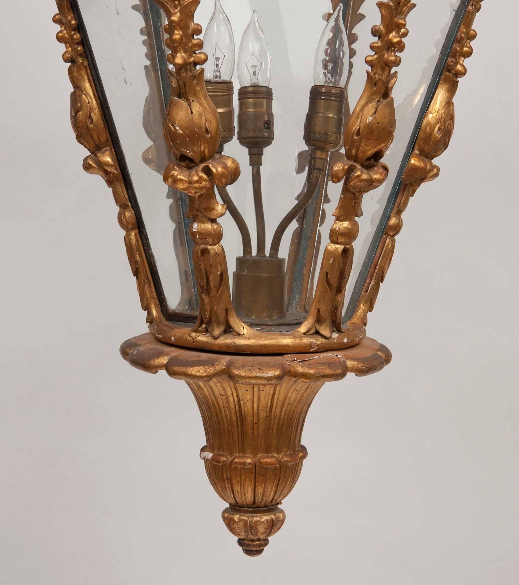 Hand-Carved Late 18th Century Italian Giltwood Lantern For Sale