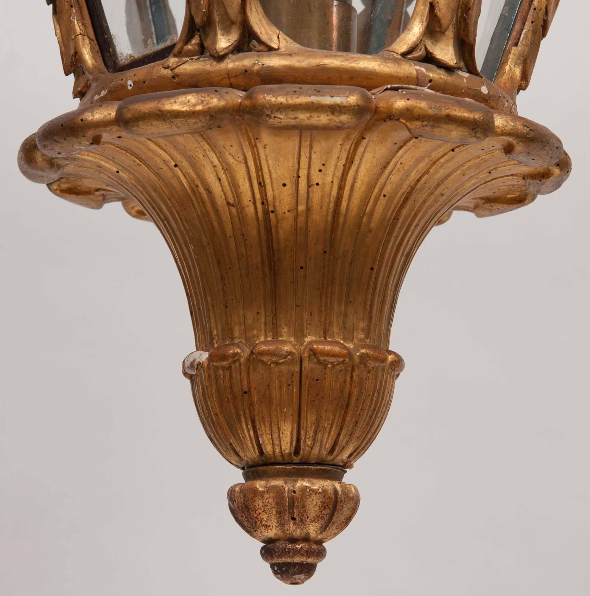 Bronze Lanterne italienne en bois doré de la fin du XVIIIe siècle en vente