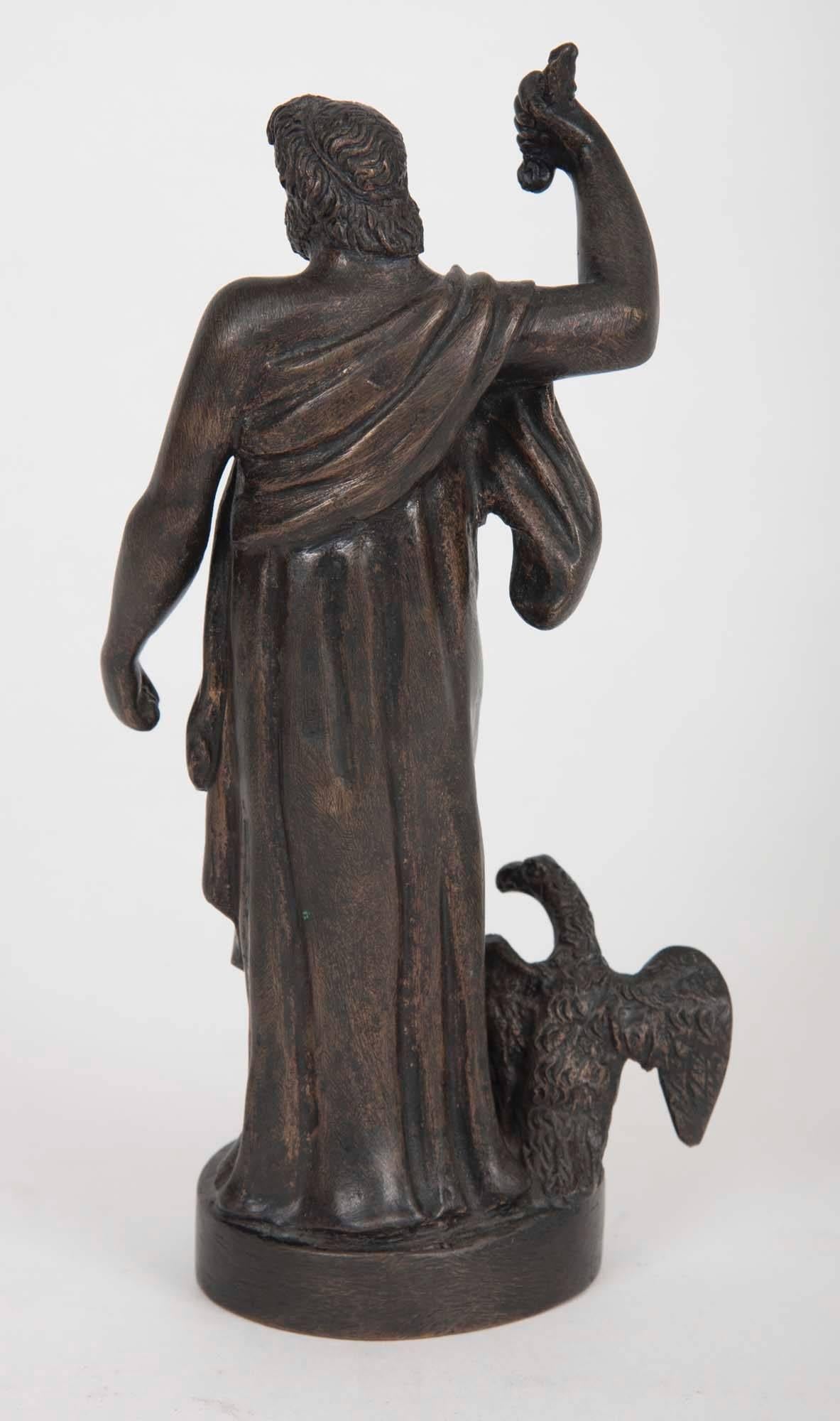 Figurale Bronzeskulptur des Zeus aus dem 18. Jahrhundert  im Angebot 1