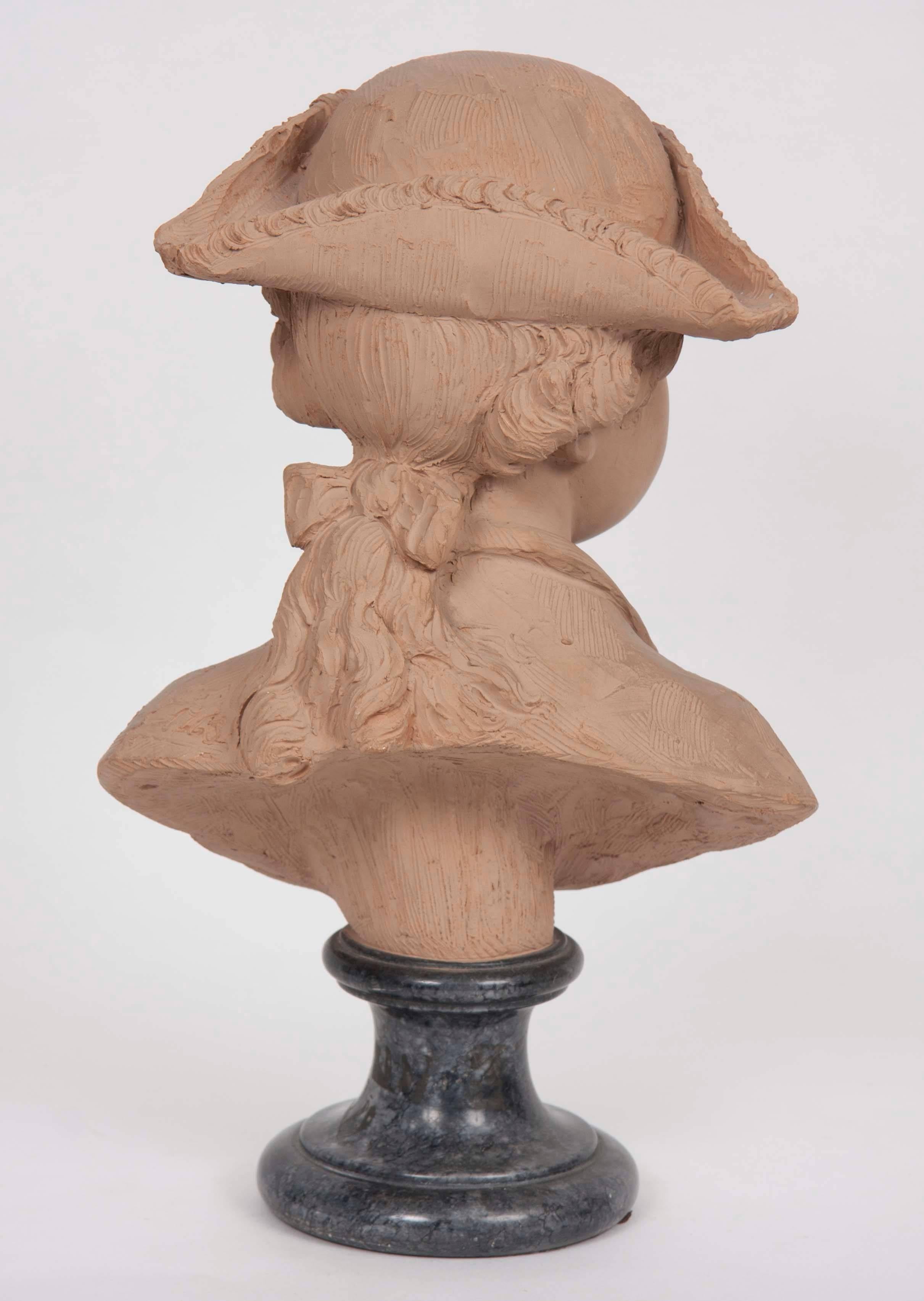 Paire de bustes français en terre cuite du 19ème siècle en vente 2