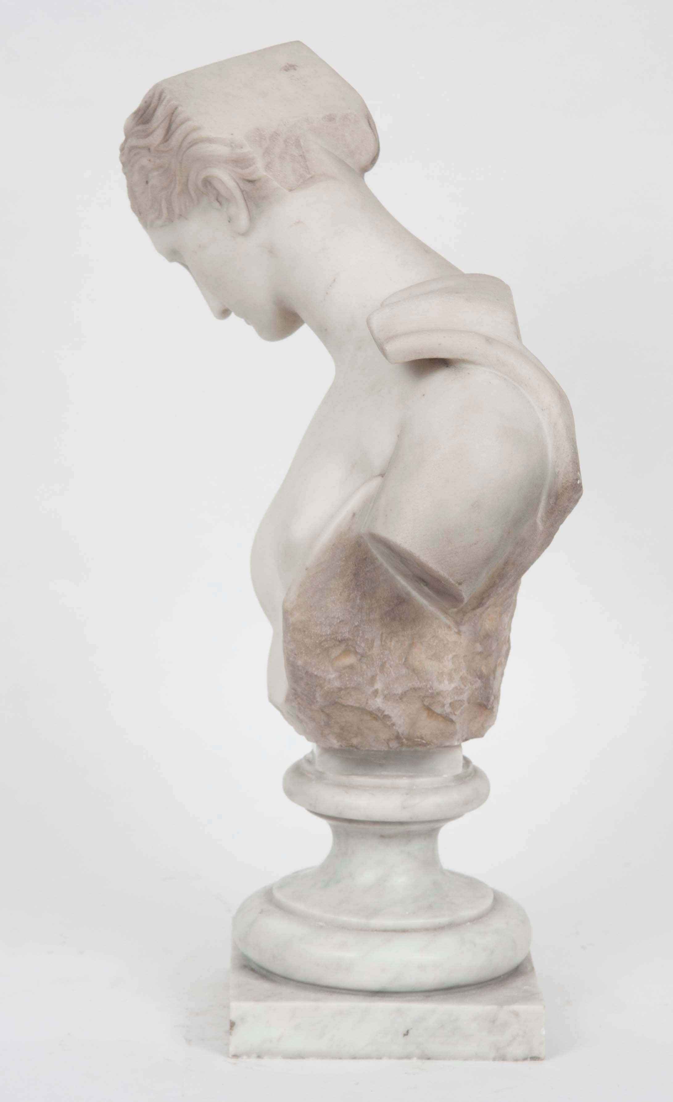 Italienische klassische Marmorbüste der Venus Chiurazzi aus dem 19. Jahrhundert (Handgeschnitzt) im Angebot