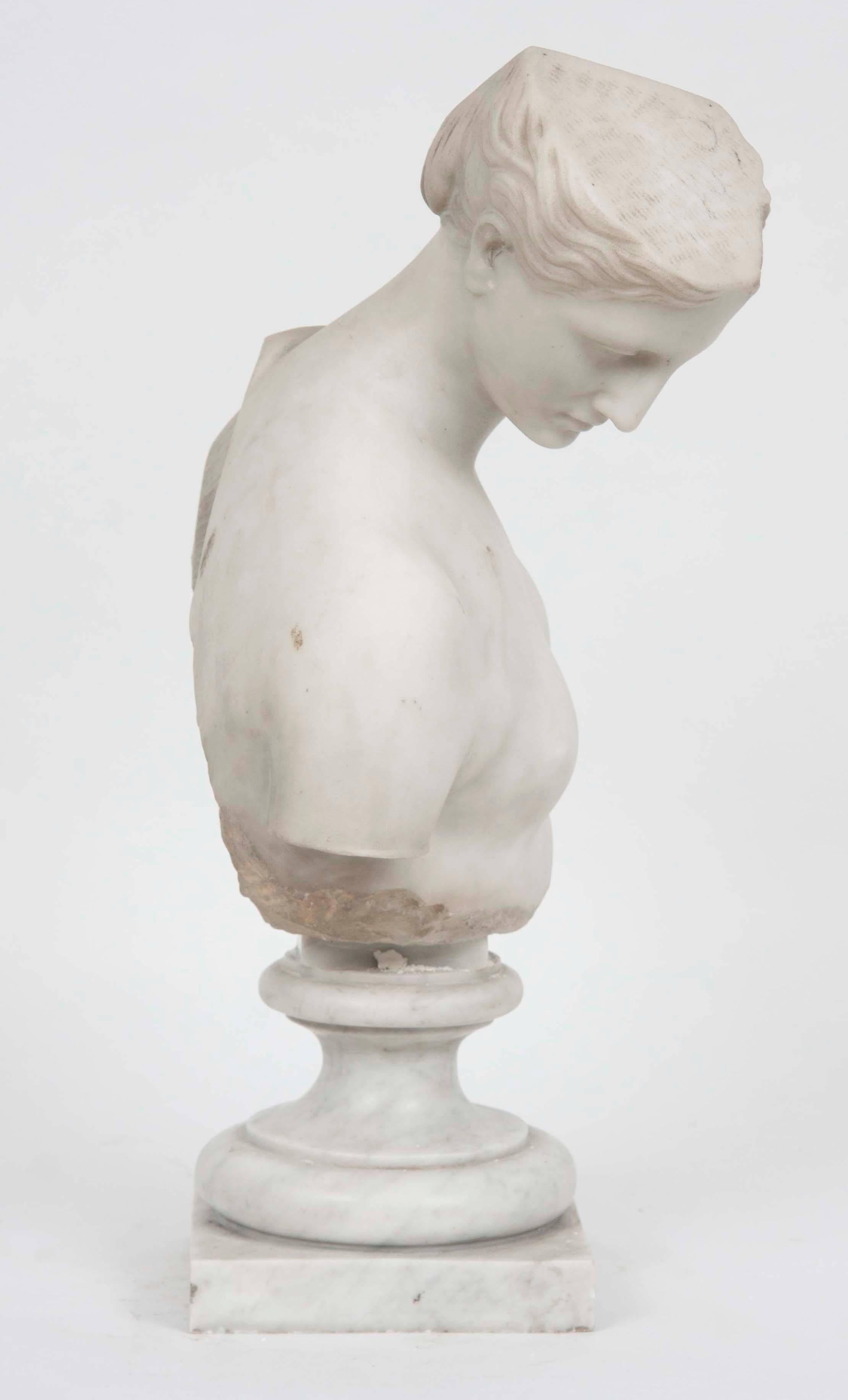 Intagliato a mano Busto classico italiano in marmo di Venere Chiurazzi del XIX secolo in vendita